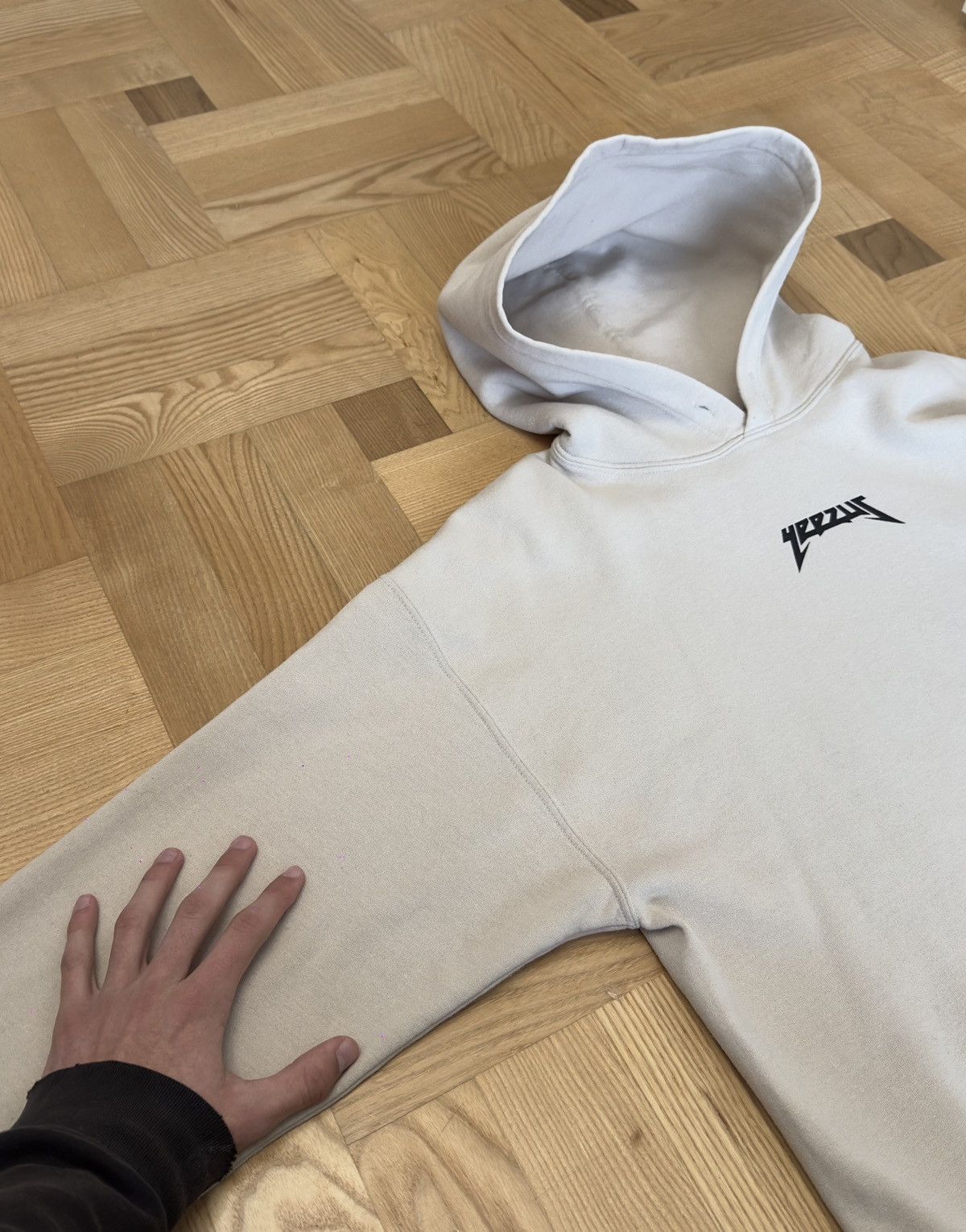 Gildan UNRELEASED Kanye West Yeezus How to Beat The Devil Hoodie Size US L / EU 52-54 / 3 - 8 Thumbnail