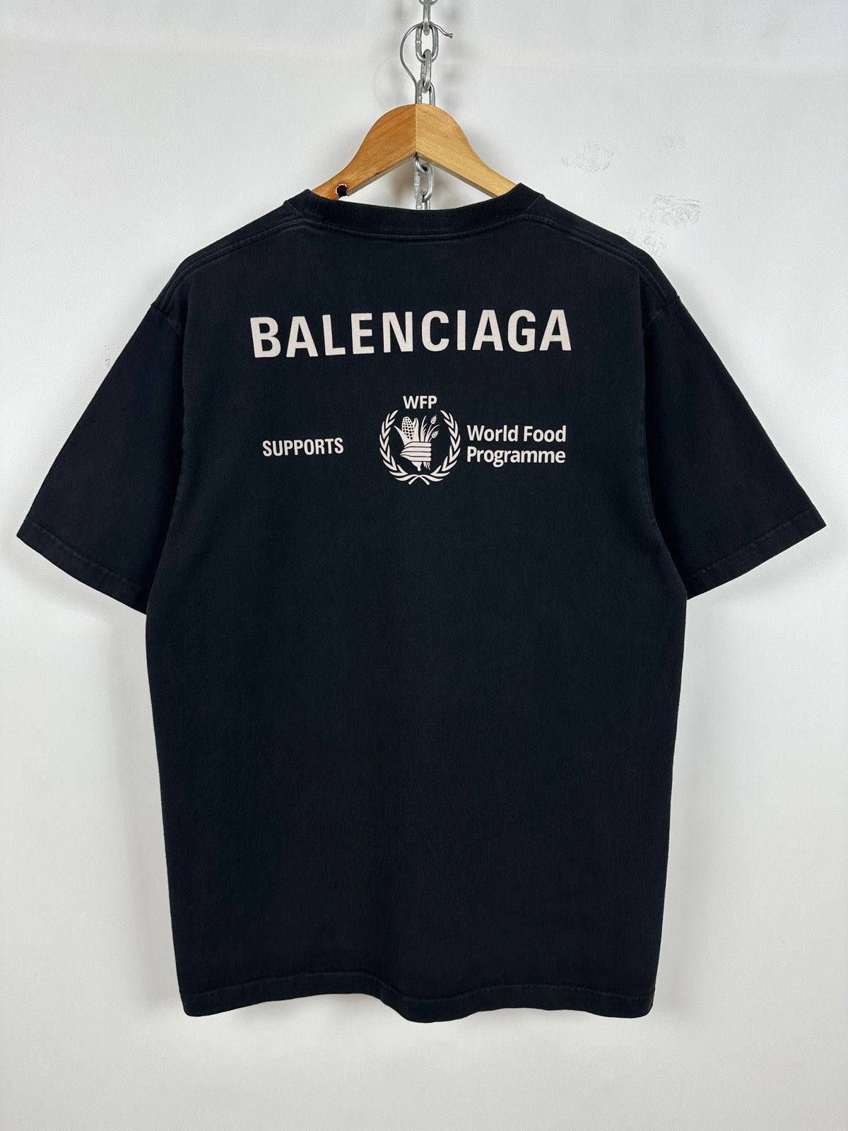 Balenciaga Balenciaga WFP World Wood Programme Supports Black T-Shirt Size US L / EU 52-54 / 3 - 1 Thumbnail