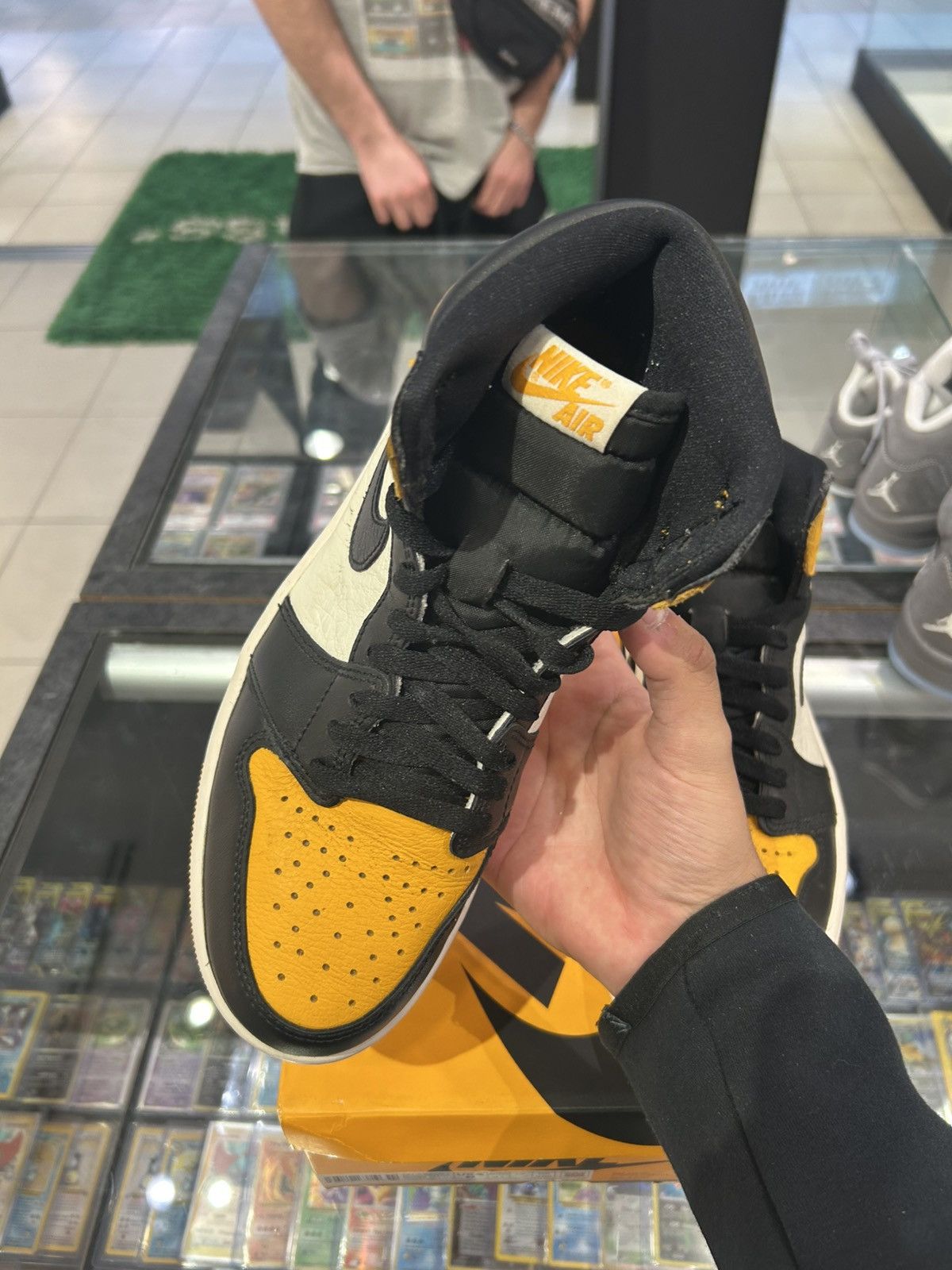 Jordan Brand Jordan 1 retro Taxi 2022 Size US 8 / EU 41 - 6 Thumbnail
