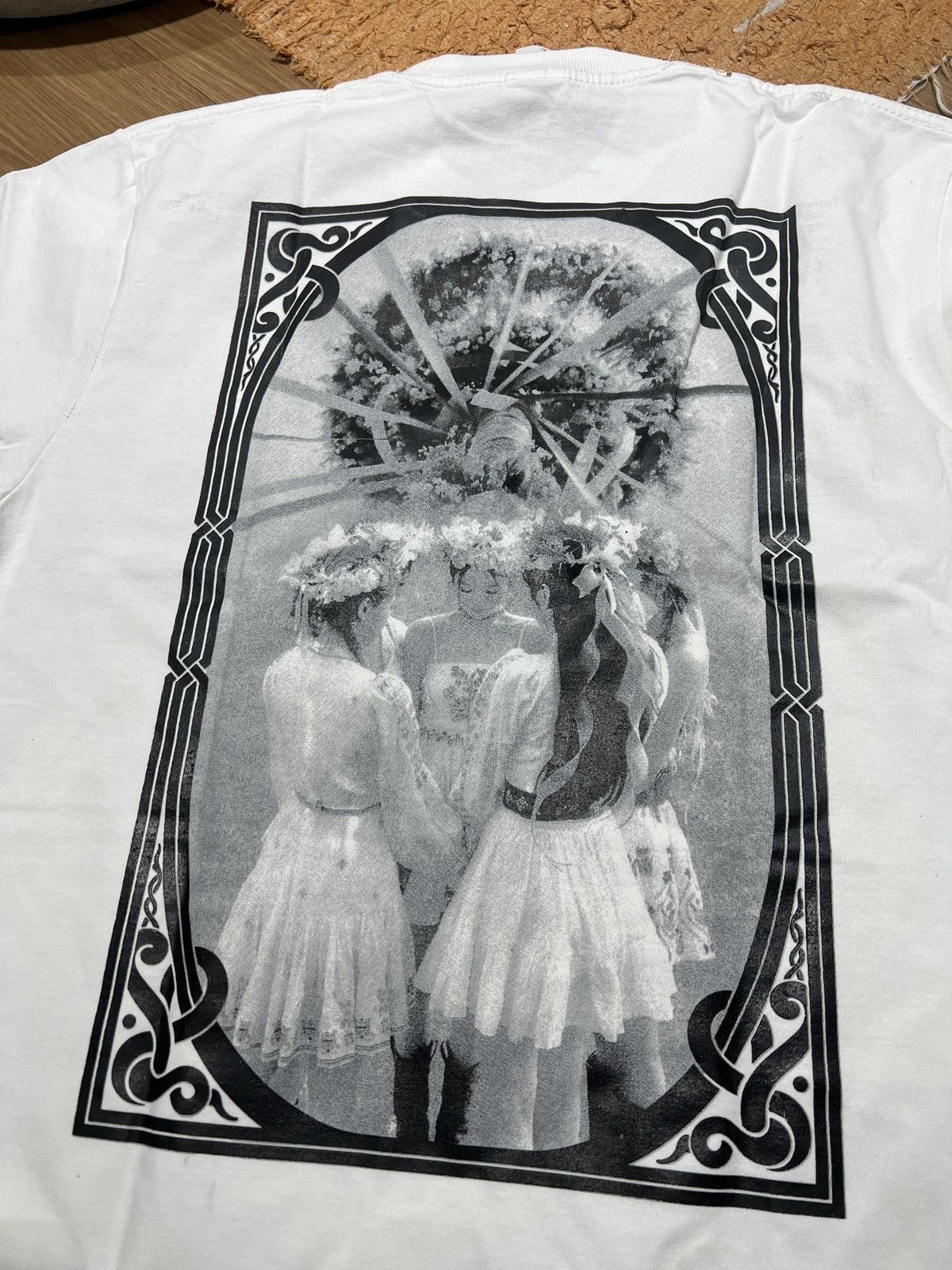 Band Tees Red Velvet K-Pop Midsommar tshirt tee Size US L / EU 52-54 / 3 - 2 Thumbnail