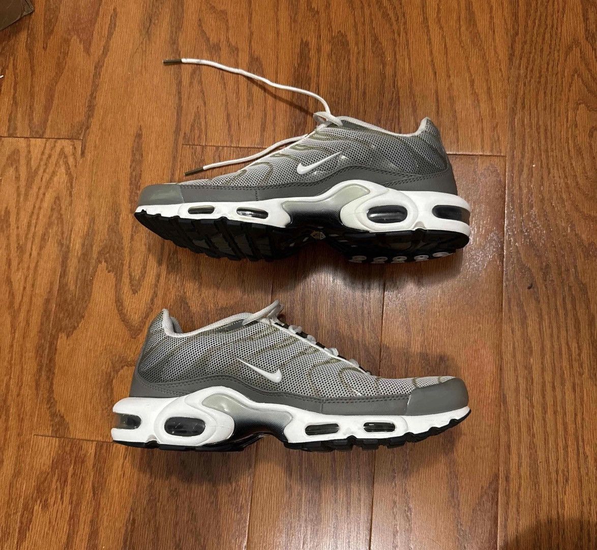 Nike Nike Air Max Size US 10 / EU 43 - 2 Thumbnail