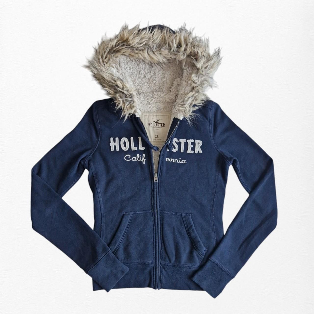 Hollister vintage fur lined hoodie, top large. NWT.