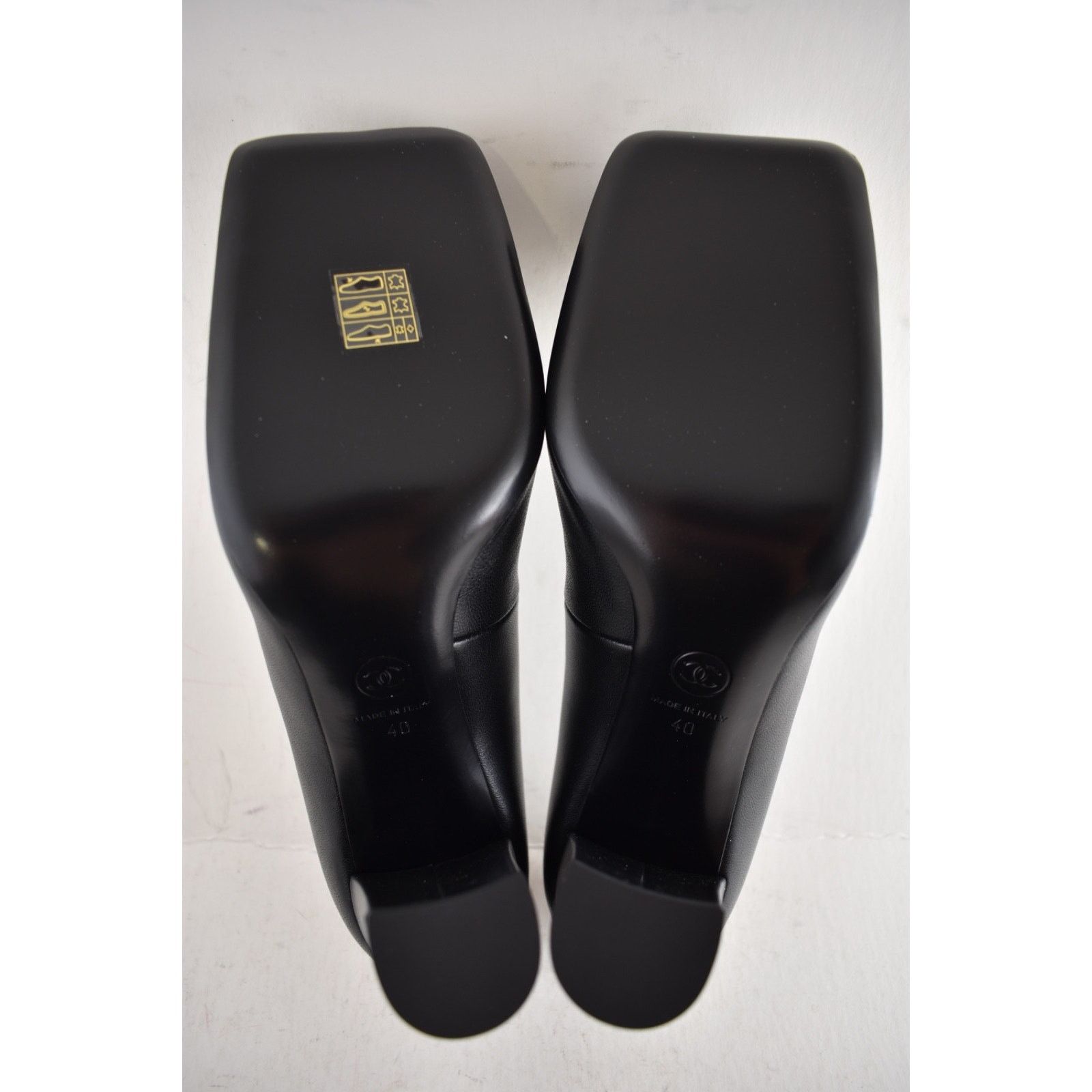Chanel Chanel Black White Square Toe Turnlock Block Heel Pump 40 Size US 10 / IT 40 - 22 Thumbnail