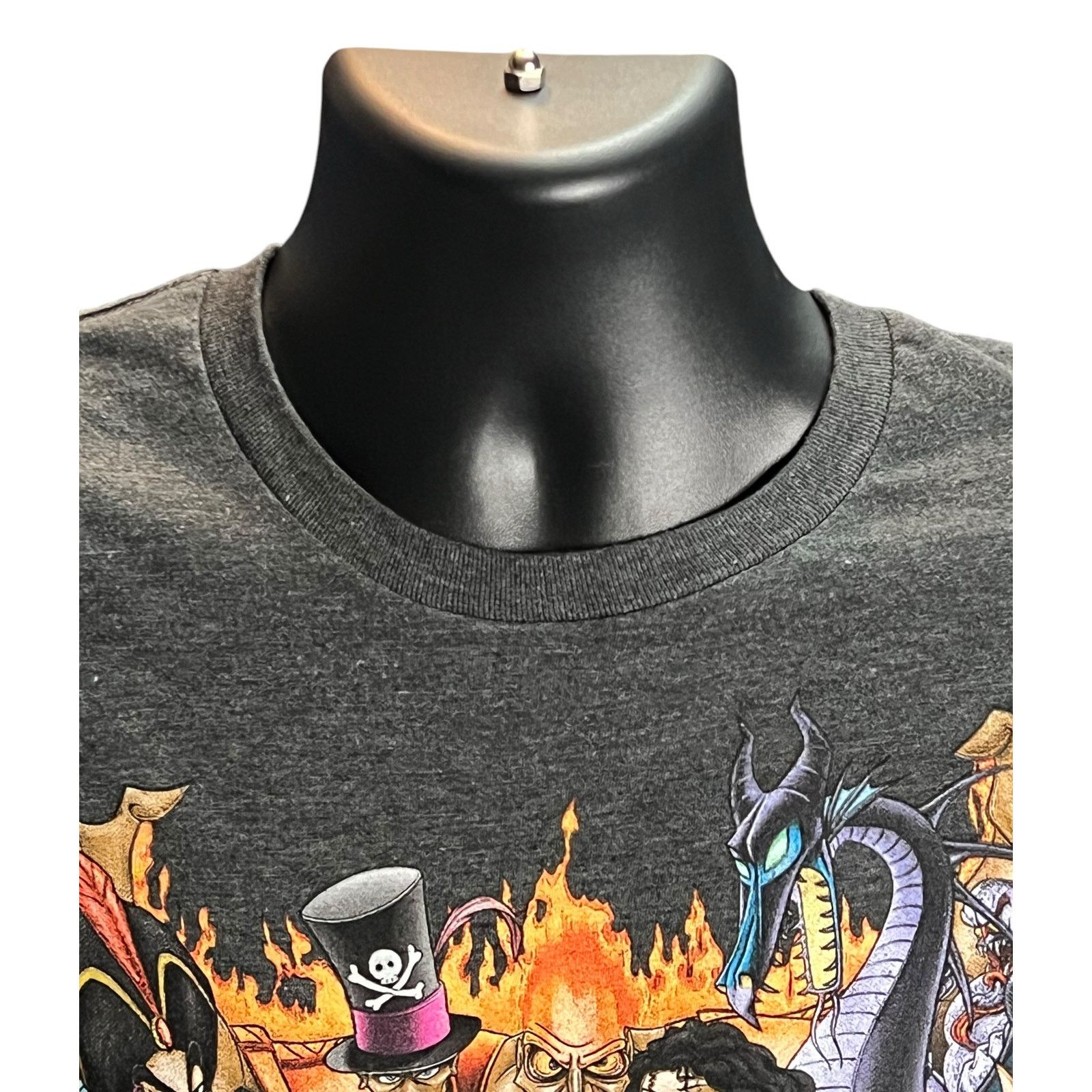 Disney Disney Villains Group of Characters Gray T-Shirt Large - Size US L / EU 52-54 / 3 - 4 Thumbnail