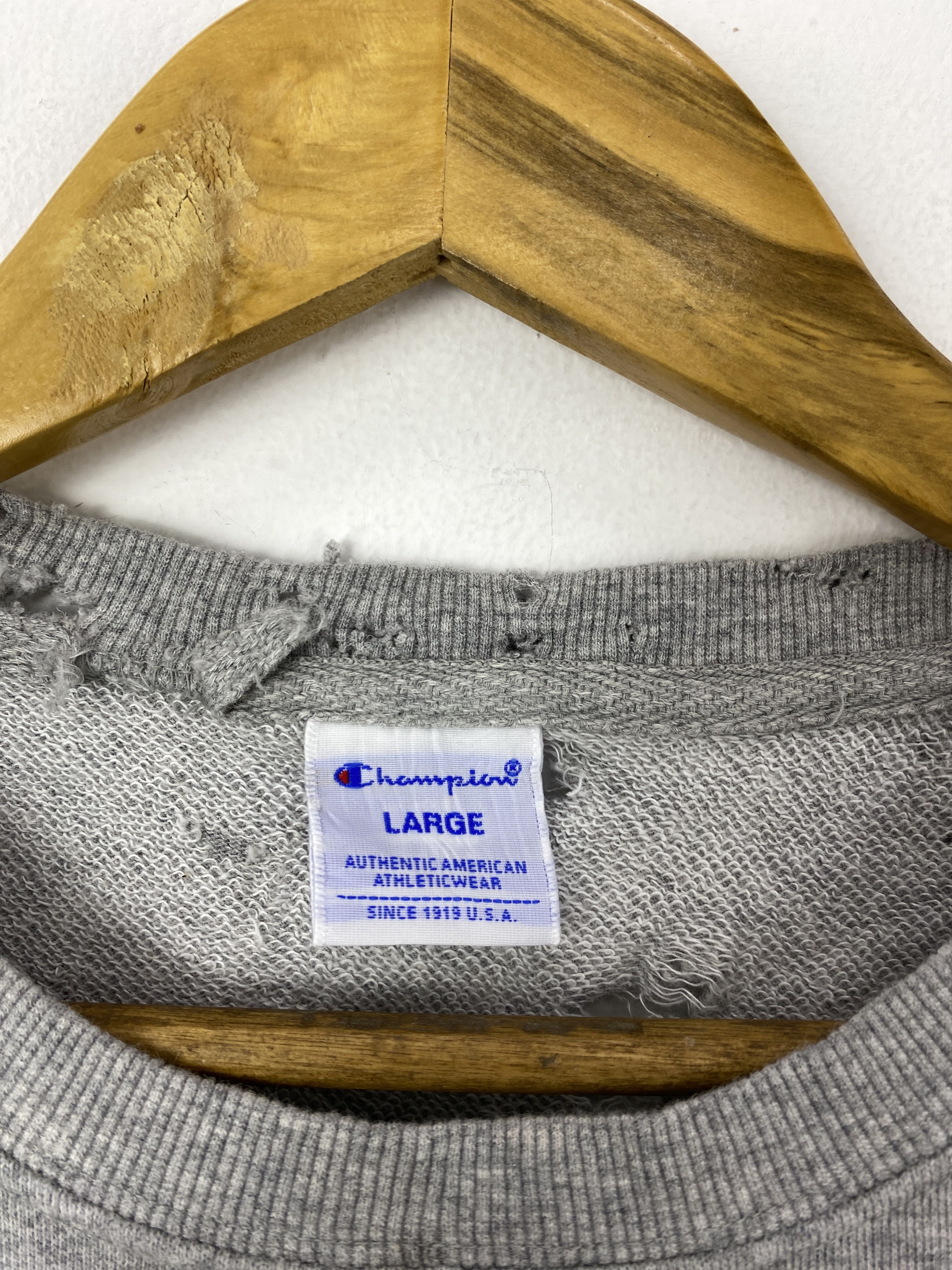 Champion Vintage Champion Spell Out Distressed Sweatshirt SH0099 Size US L / EU 52-54 / 3 - 5 Thumbnail