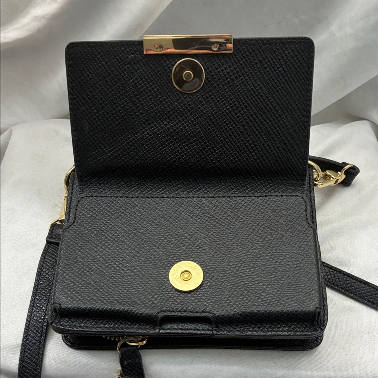 Vince Camuto Vince Camuto Textured Black Crossbody Wallet / Gold Accents Size ONE SIZE - 11 Thumbnail