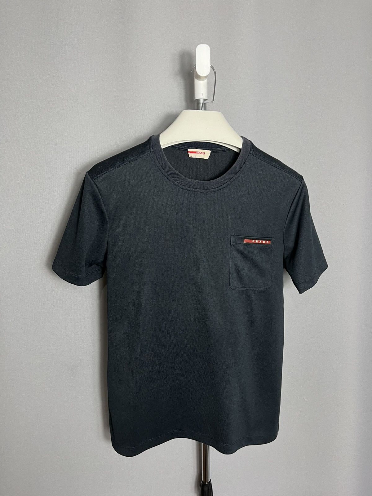 Prada Prada mens t-shirt polyester navy 2010 Size US S / EU 44-46 / 1 - 1 Thumbnail