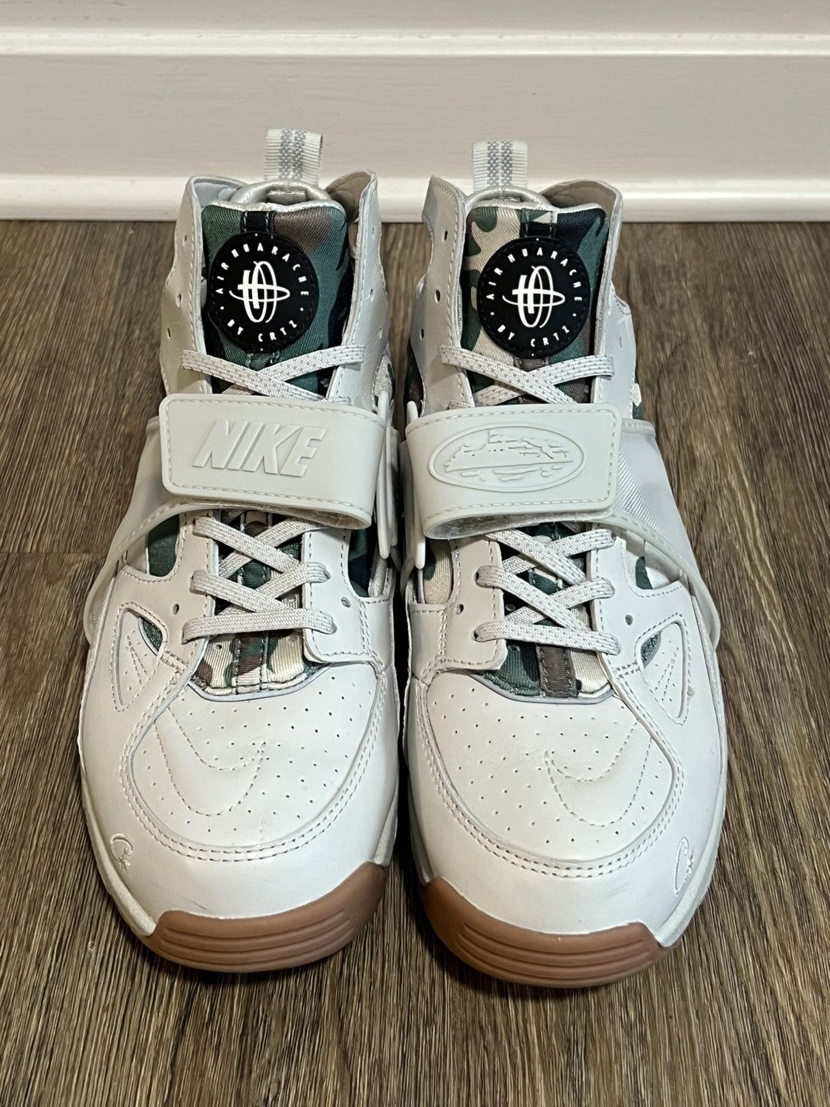 Corteiz × Nike Corteiz Nike Air Trainer Huarache Light Bone Size US 9.5 / EU 42-43 - 1 Thumbnail