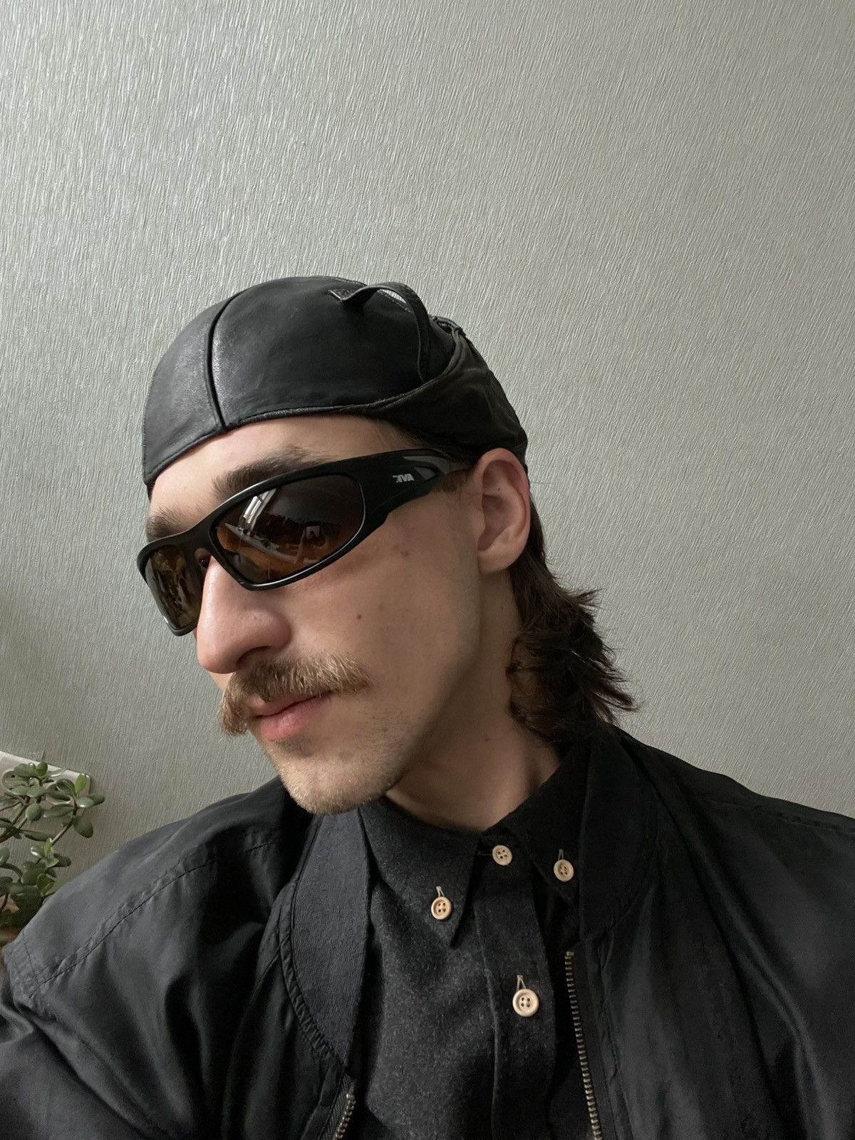Vintage 1979 Parachute Tester’s Helmet in Leather, Ukrainian SSR Size ONE SIZE - 7 Thumbnail