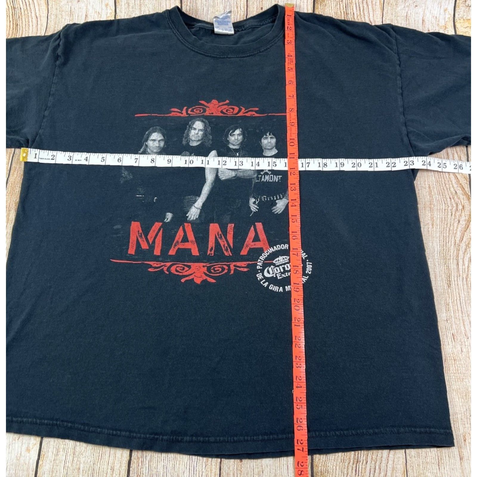 Gildan Mana Amar Es Combatir 2007 Corona Tour Band Black T Shirt XL Mens Graphic Print Short Sleeve Gildan Regular Size Black Band Tour 2007 Mens Size US XL / EU 56 / 4 - 5 Thumbnail