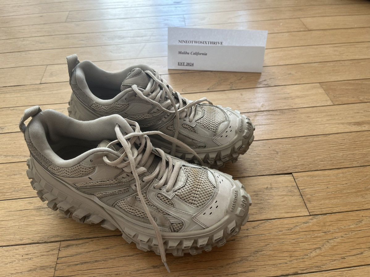 Balenciaga Balenciaga Bouncer Sneaker (Beige) Size US 7 / EU 40 - 1 Thumbnail