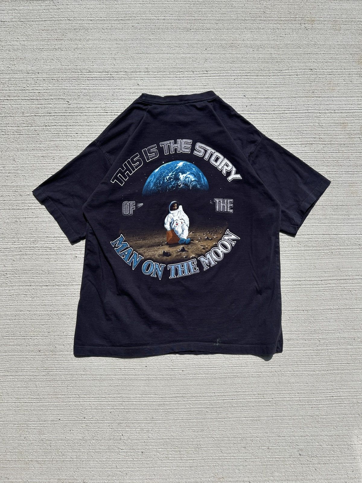 Vintage Kid Cudi Man On the Moon Rap T-Shirt Size US XXL / EU 58 / 5 - 2 Thumbnail