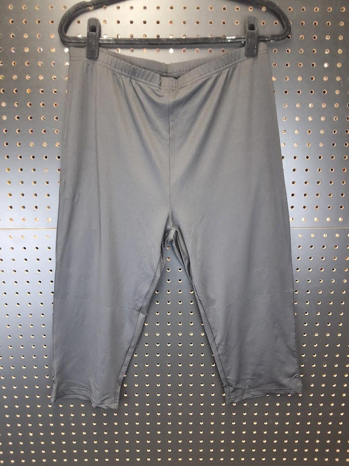 Genetic Manipulation Shinichiro Kuriya Black Women's Capri Pants XXL - Comfortable & Stylish! Size 42" / US 20 - 1 Thumbnail