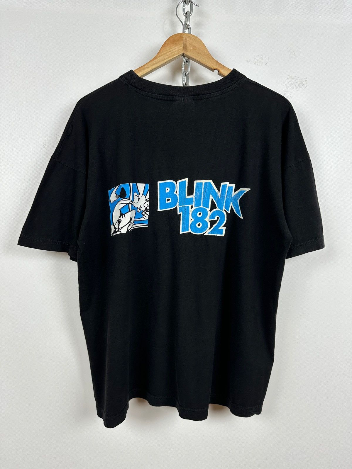 Band Tees 90s Vintage Blink 182 Skanking Bunny Band T-Shirt Size US XL / EU 56 / 4 - 2 Thumbnail