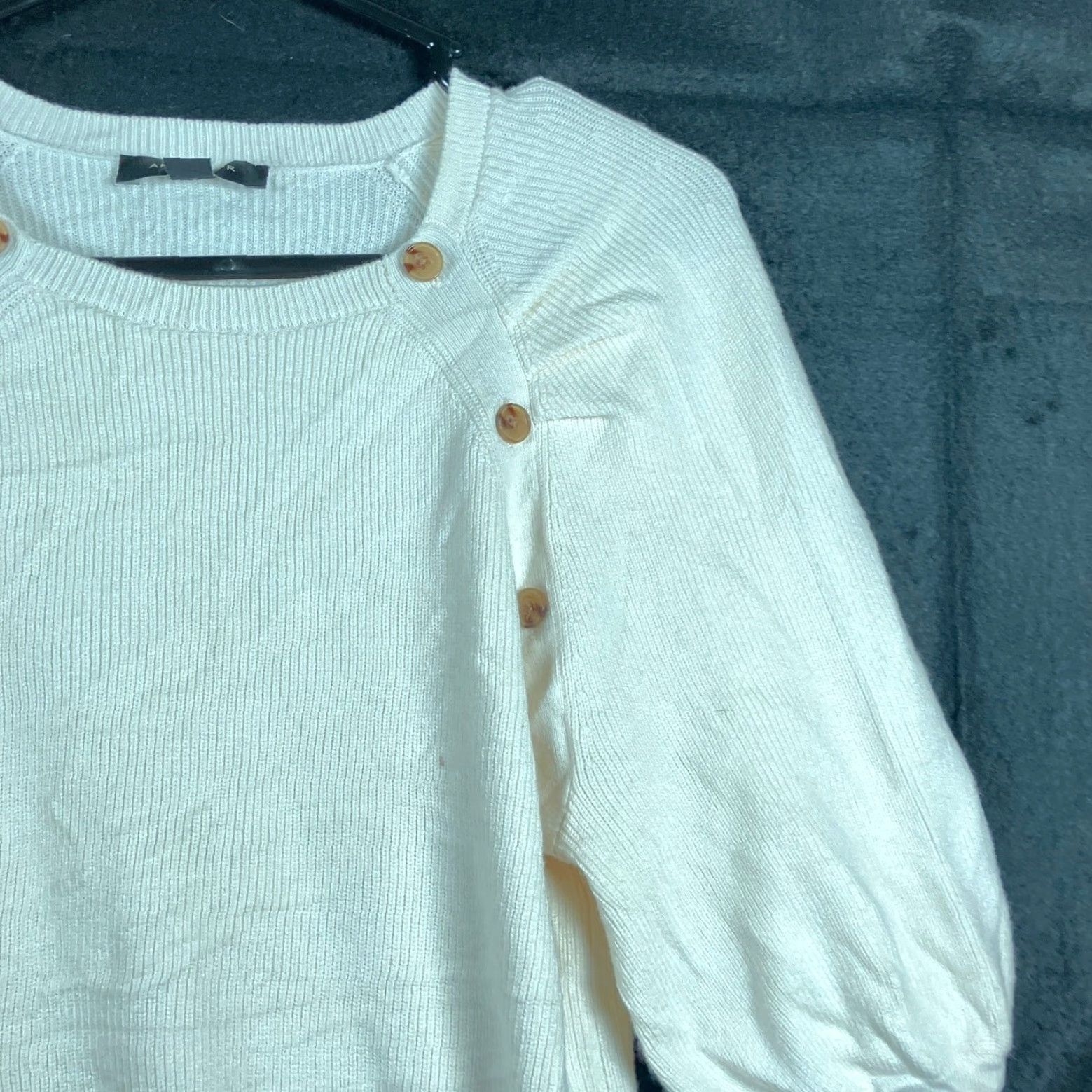 Ann Taylor Ann Taylor LOFT Womens Sweater Cream Short Sleeve Balloon Button Accents Knit Pullover S Regular Crew Neck? Size S / US 4 / IT 40 - 4 Thumbnail