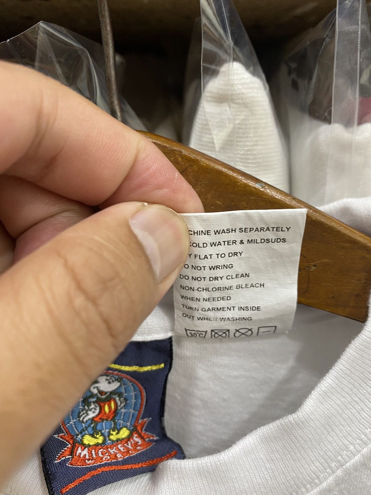 Disney MICKEY MOUSE DISNEY TSHIRT Size US M / EU 48-50 / 2 - 10 Thumbnail