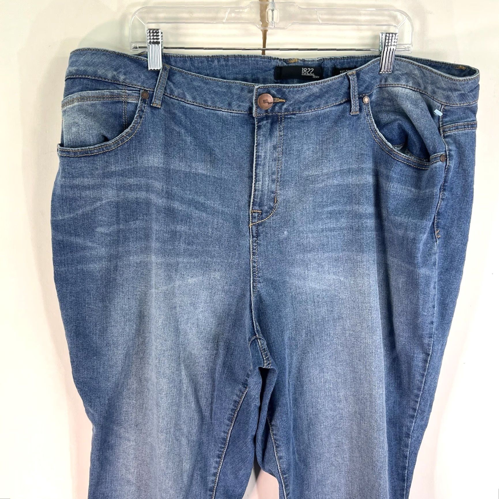 Vintage 1822 Denim Jeans Women's 24W Plus Blue Cropped Cuffed High Rise Stretch Denim Inseam 25 Regular Rise Zip Closure Logo Button Zipper 42 in Waist Size 42" / US 20 - 2 Thumbnail