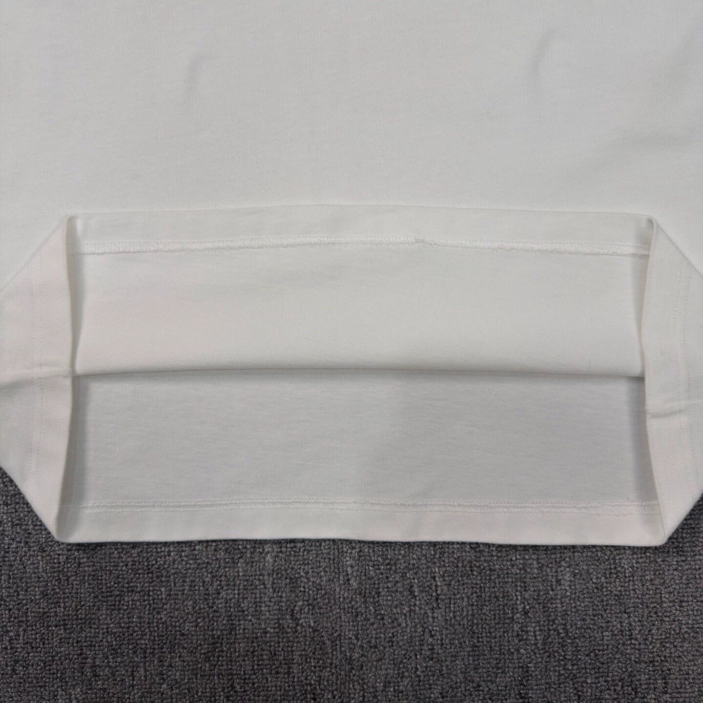 Dior Dior Embossed Logo White S Near New Tee Size S / US 4 / IT 40 - 7 Thumbnail