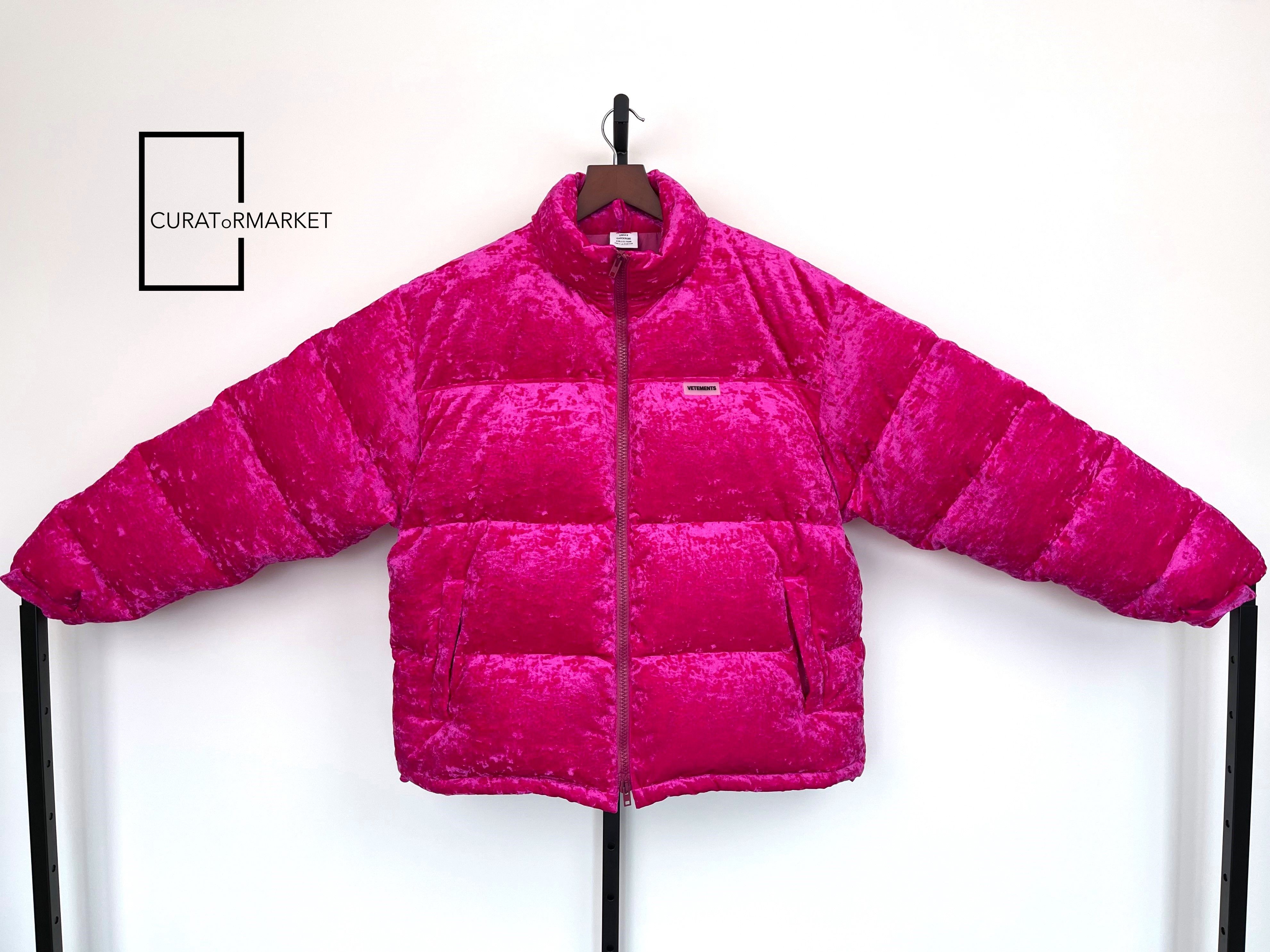 Vetements RARE Pink Crushed Velvet Down Padded Puffer Jacket FW22 Size US M / EU 48-50 / 2 - 1 Thumbnail