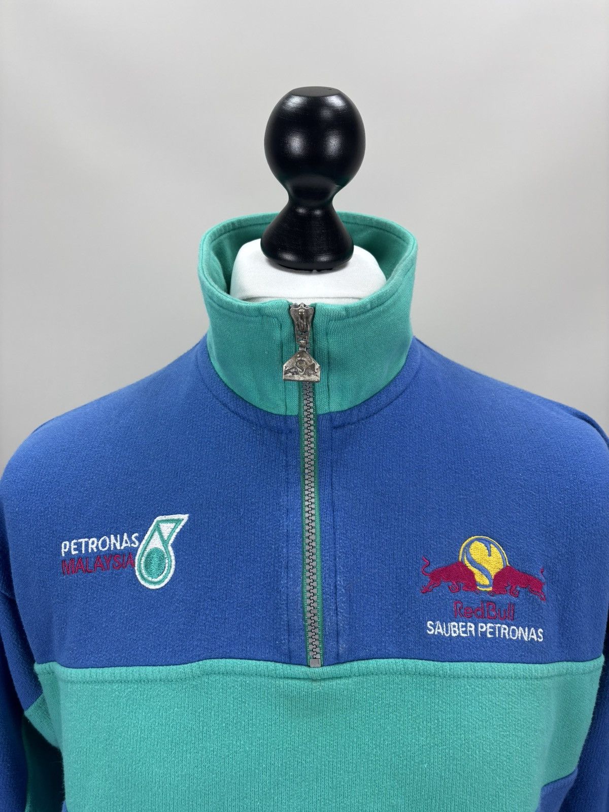 Red Bull Mens vintage sweatshirt Red Bull Sauber Petronas Size XS/S Size US XS / EU 42 / 0 - 3 Thumbnail