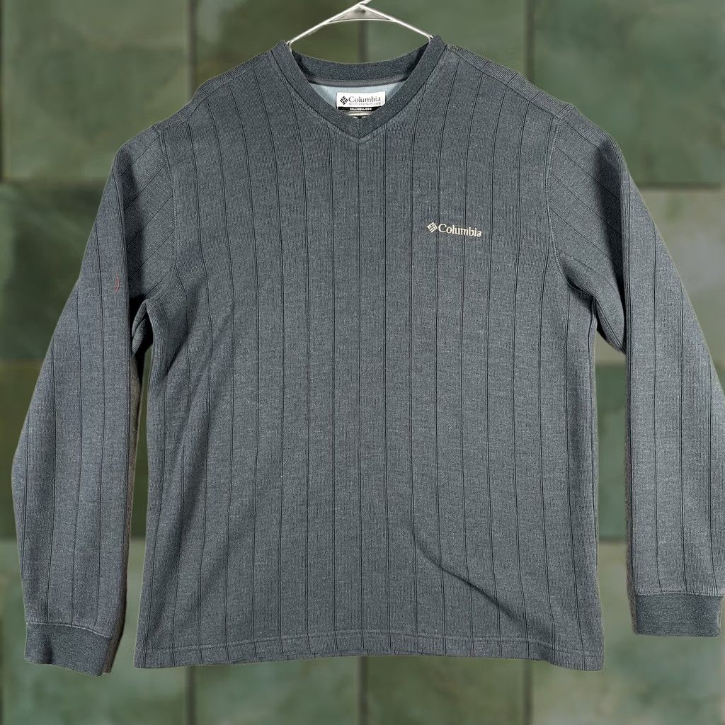 Logo 7 Columbia Logo Embroidered Knit Gray Long Sleeve Crew Neck Pullover Sweater L Mens Regular Knit Type Sweatshirt Cotton Size US L / EU 52-54 / 3 - 1 Thumbnail