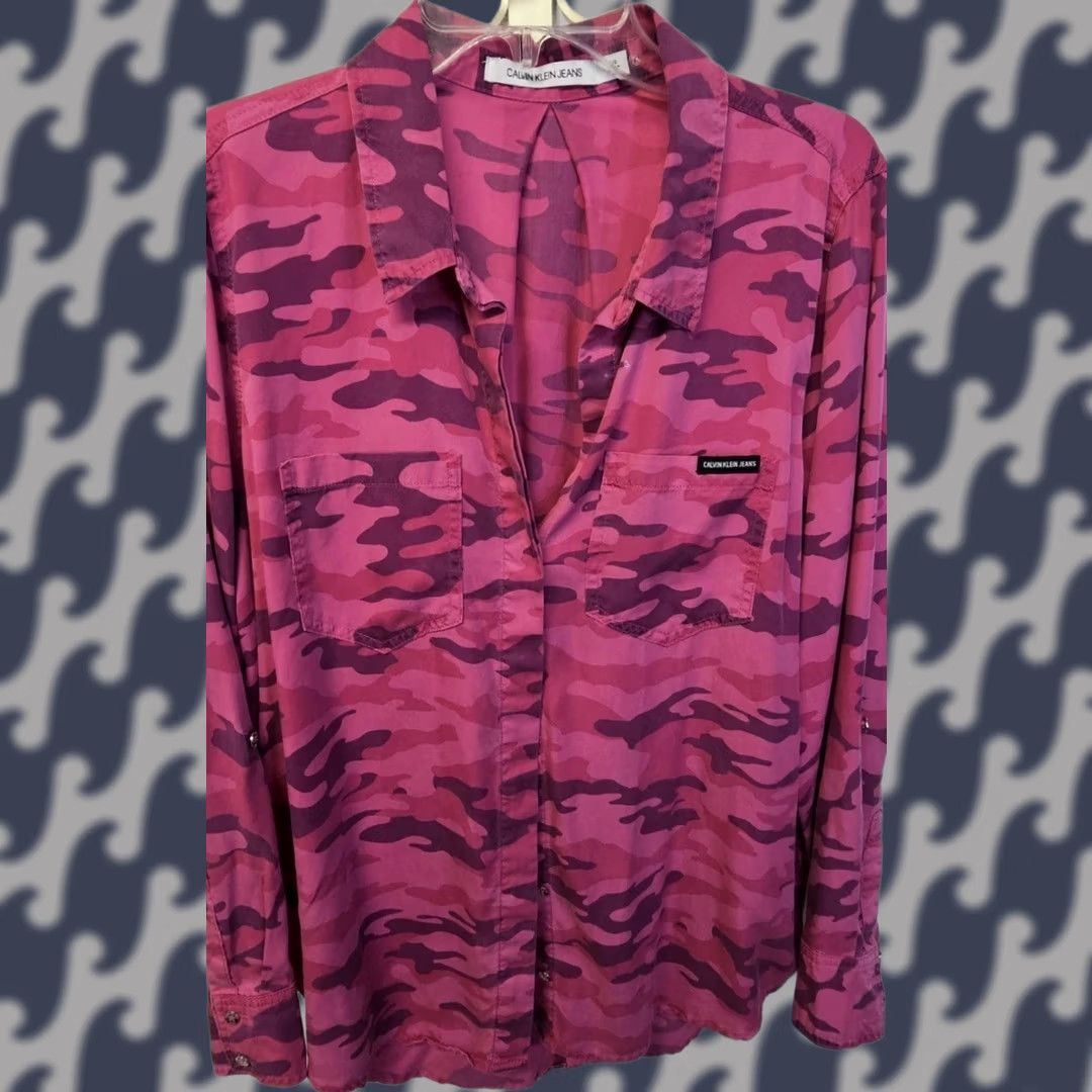 Nique VINTAGE? Unique Pink Camo Pattern CK Women’s Button Up Roll Tab Sleeve Shirt Large Size L / US 10 / IT 46 - 1 Thumbnail