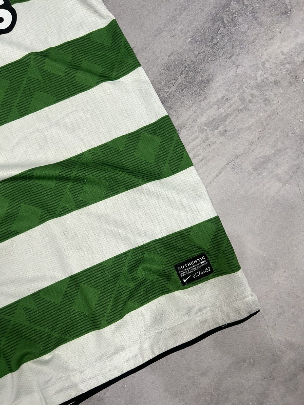 Nike Nike Celtic 2010/2011 Home Jersey Collared Size Medium Size US M / EU 48-50 / 2 - 5 Thumbnail