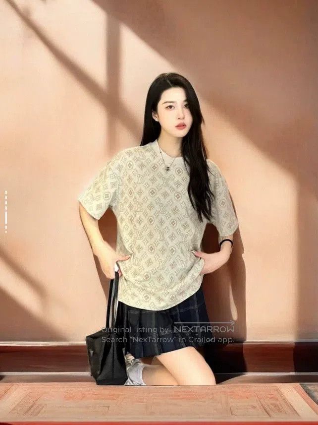 Louis Vuitton Louis Vuitton Beige full logo short sleeve Size US S / EU 44-46 / 1 - 4 Thumbnail