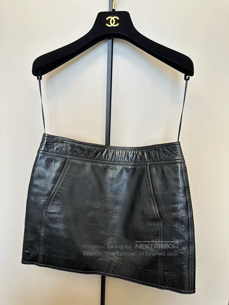 Saint Laurent Paris Saint Laurent Paris size F36 Leather Mini Skirt Size 25" / US 0 / IT 36 - 1 Thumbnail