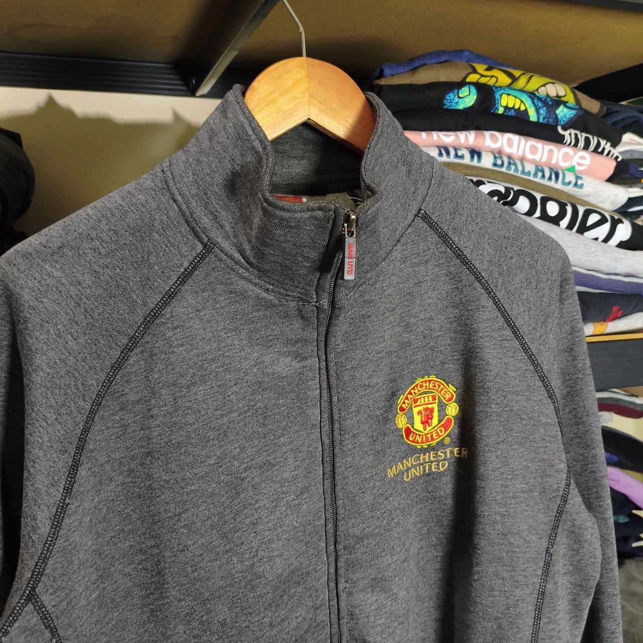 Vintage Vtg Manchester United track jacket embroidered club crest Size US M / EU 48-50 / 2 - 3 Thumbnail