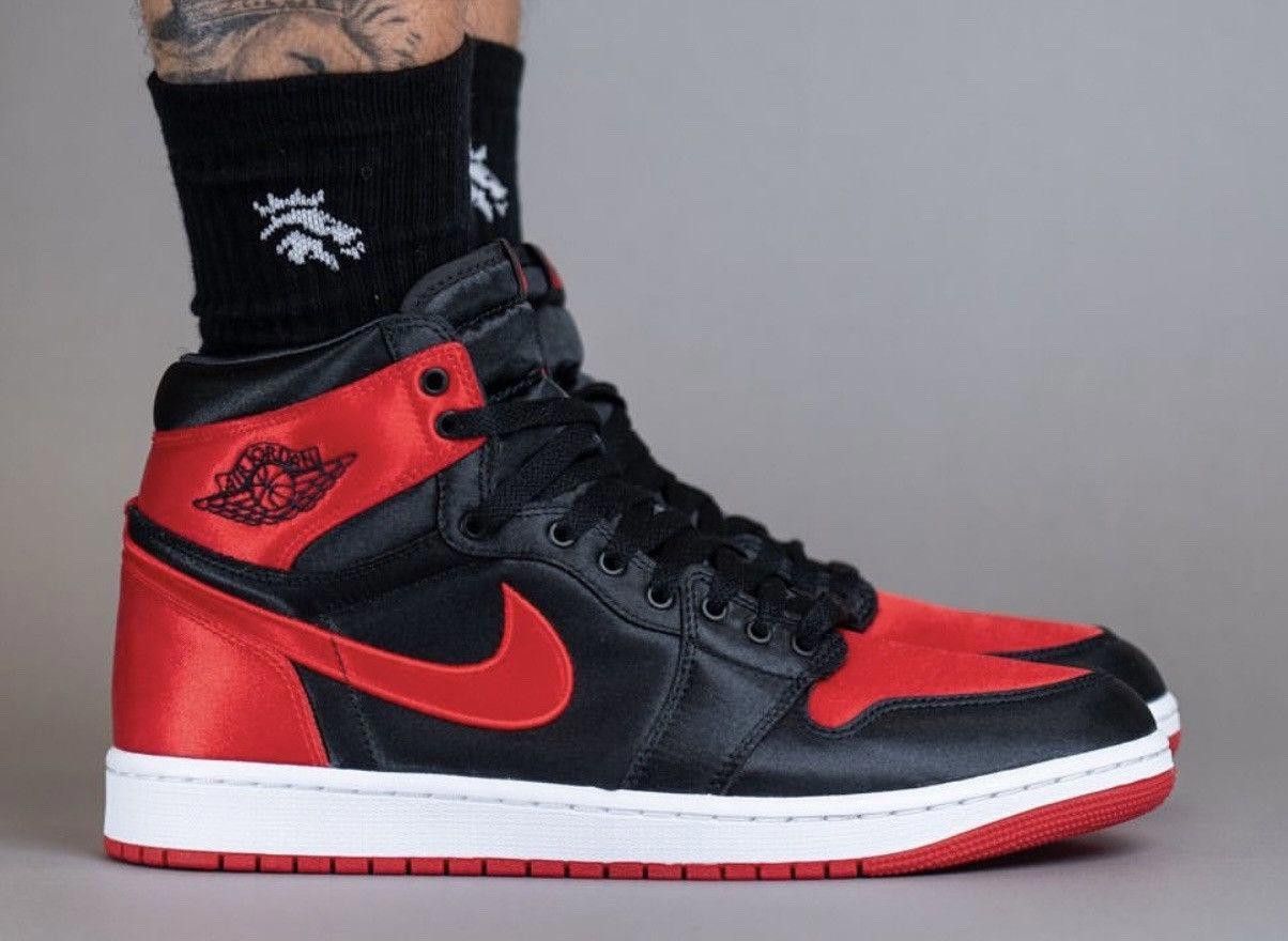 Jordan Brand Jordan 1 Retro High OG Satin Bred Size US 9 / EU 42 - 2 Thumbnail