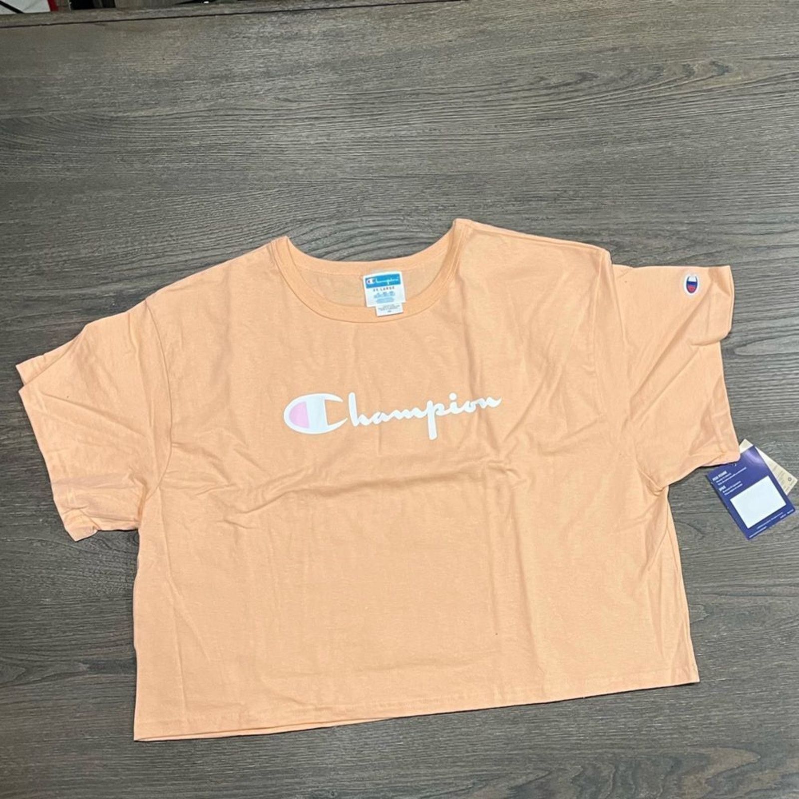 Champion NWT Champion Peach Graphic Crop Top - Size 2X Size XL / US 12-14 / IT 48-50 - 1 Thumbnail