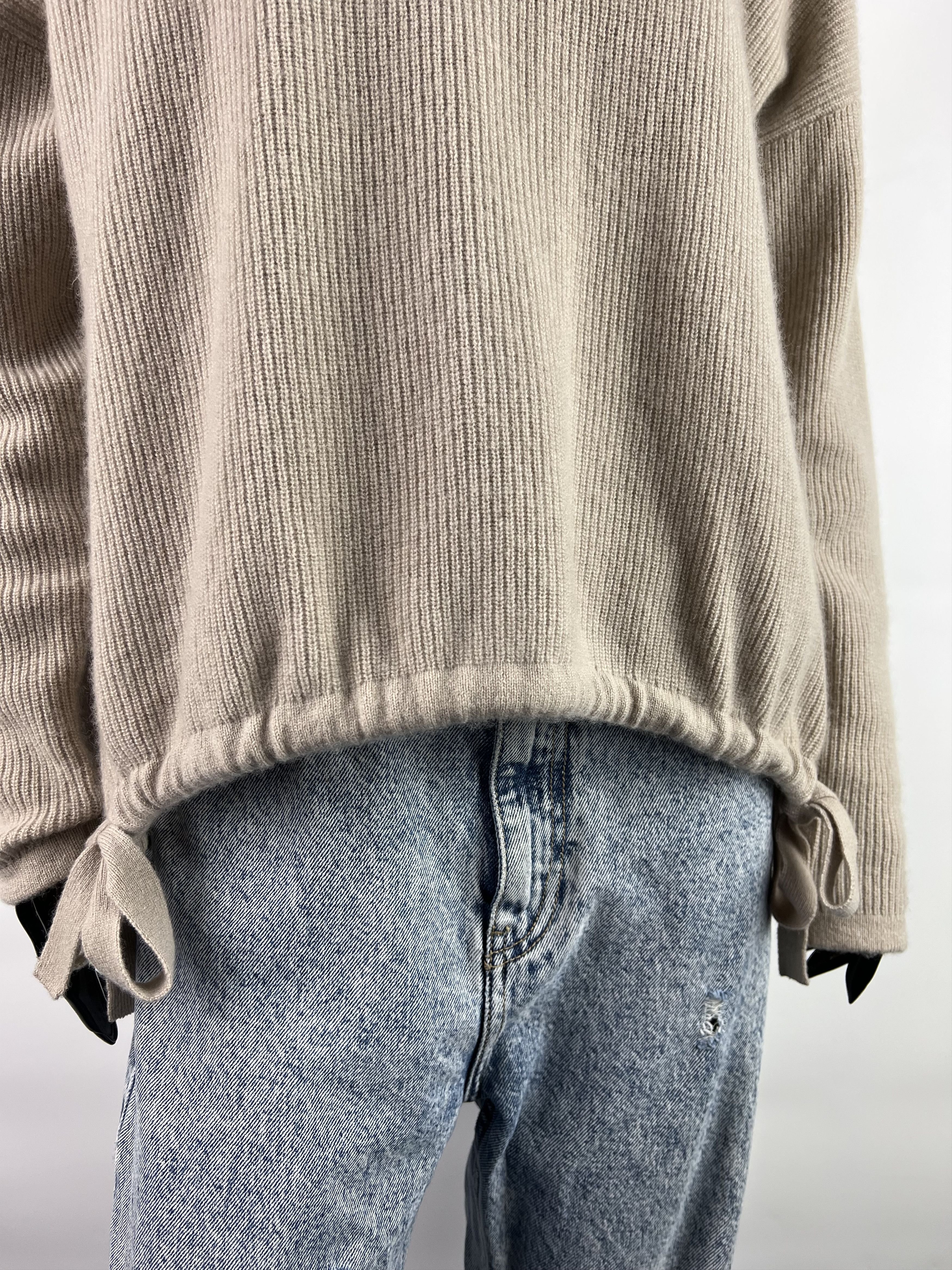 Designer × MR & MRS ITALY Mrs & Hugs 100% Cashmere Bondage Sweater Size M Size M / US 6-8 / IT 42-44 - 4 Thumbnail