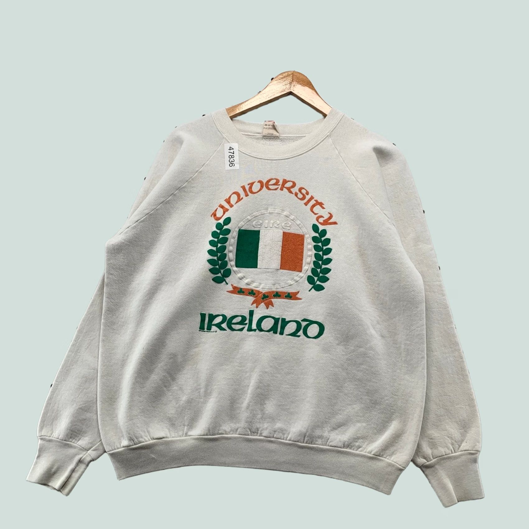 Fruit Of The Loom VINTAGE Fruit of the Loom Sweatshirt Mens XL White 80s USA University Ireland Fleece Cotton Crew Neck Pullover Sweater Size US XL / EU 56 / 4 - 1 Thumbnail