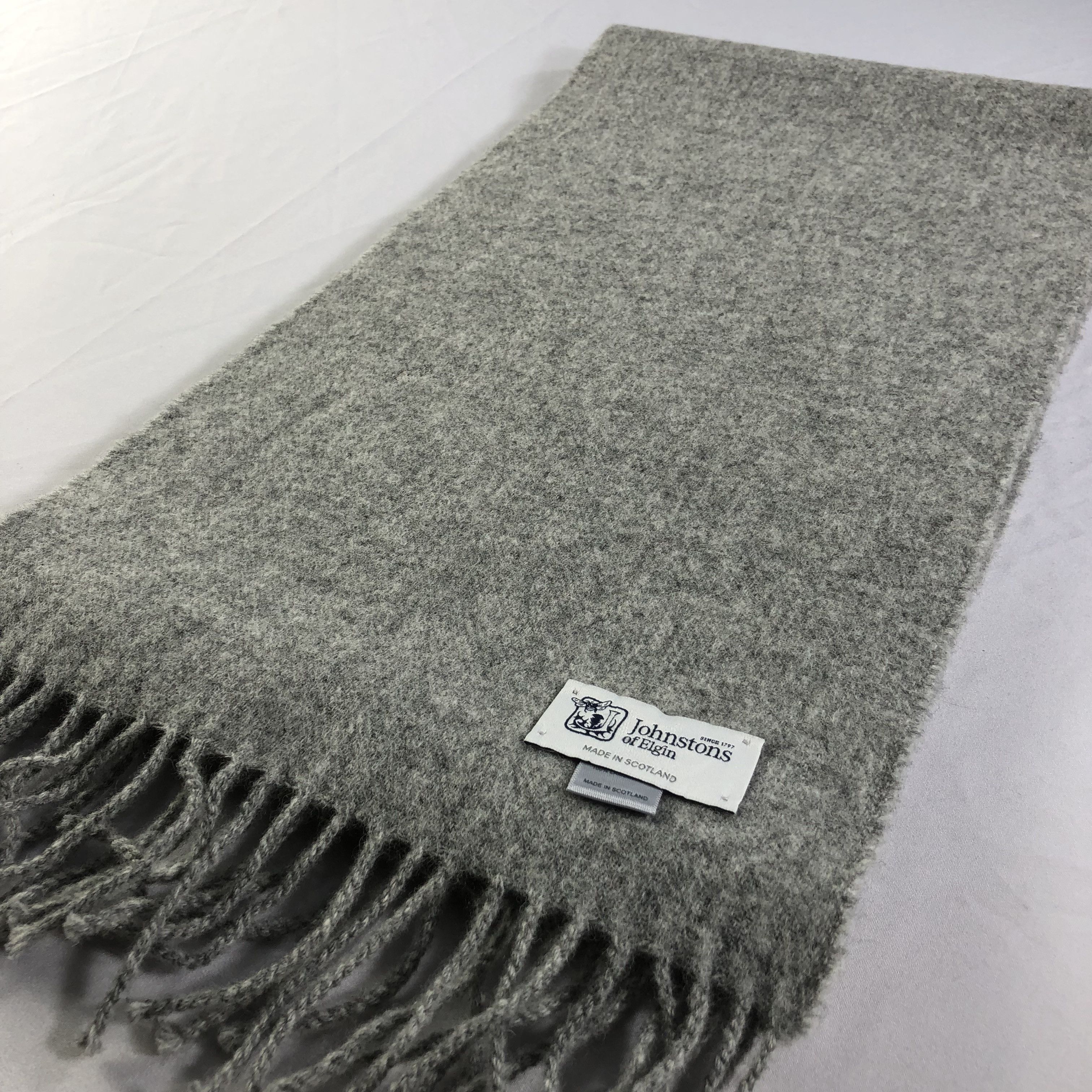 Johnstons Of Elgin Johnstons of Elgin Plain Grey Wool Scarf Muffler V1490 Size ONE SIZE - 2 Thumbnail