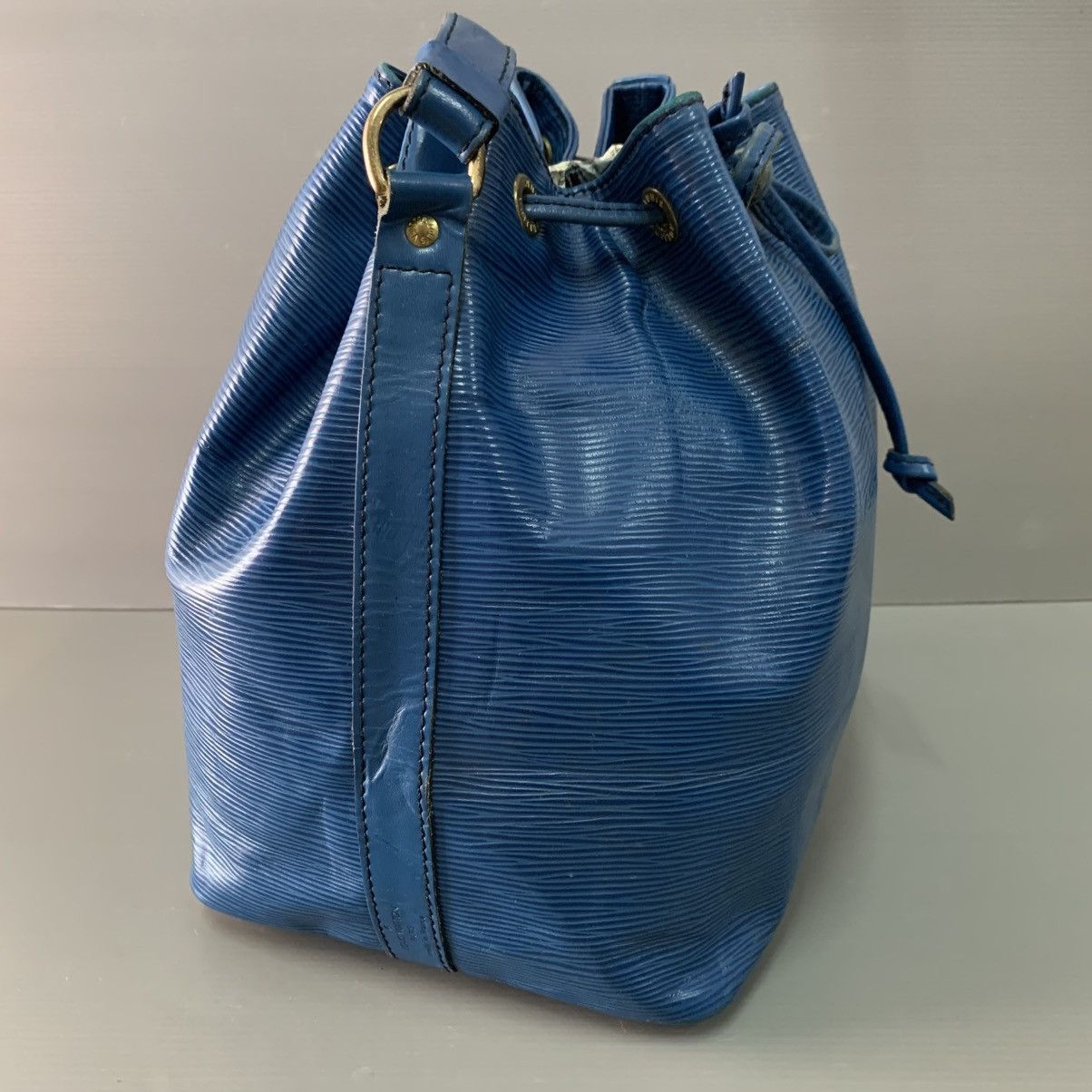 Louis Vuitton Louis Vuitton Epi Leather Petit Noe Bucket Bag Size ONE SIZE - 6 Thumbnail