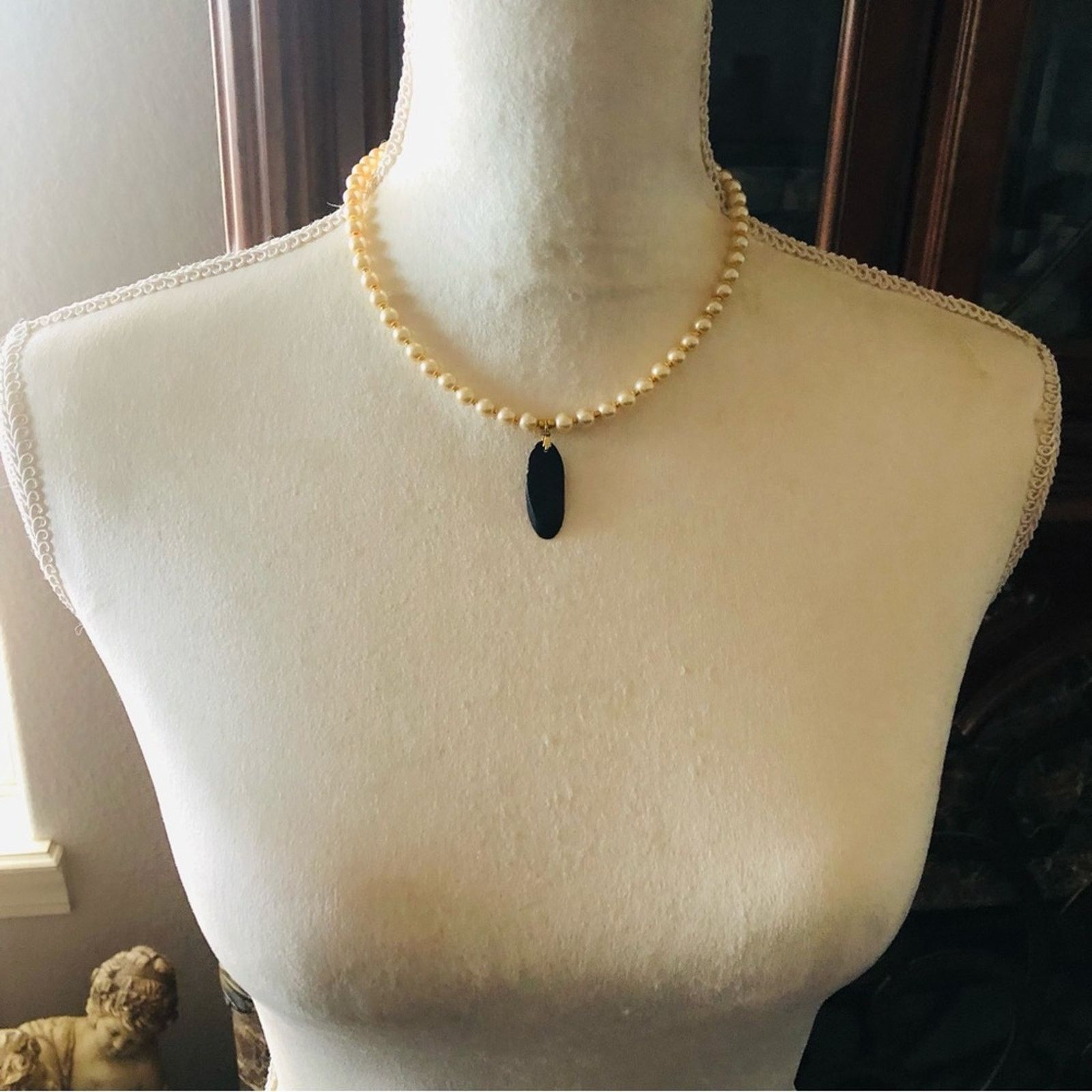 Handmade Handcrafted repurpose vintage carved wood Pearl necklace Size ONE SIZE - 5 Thumbnail
