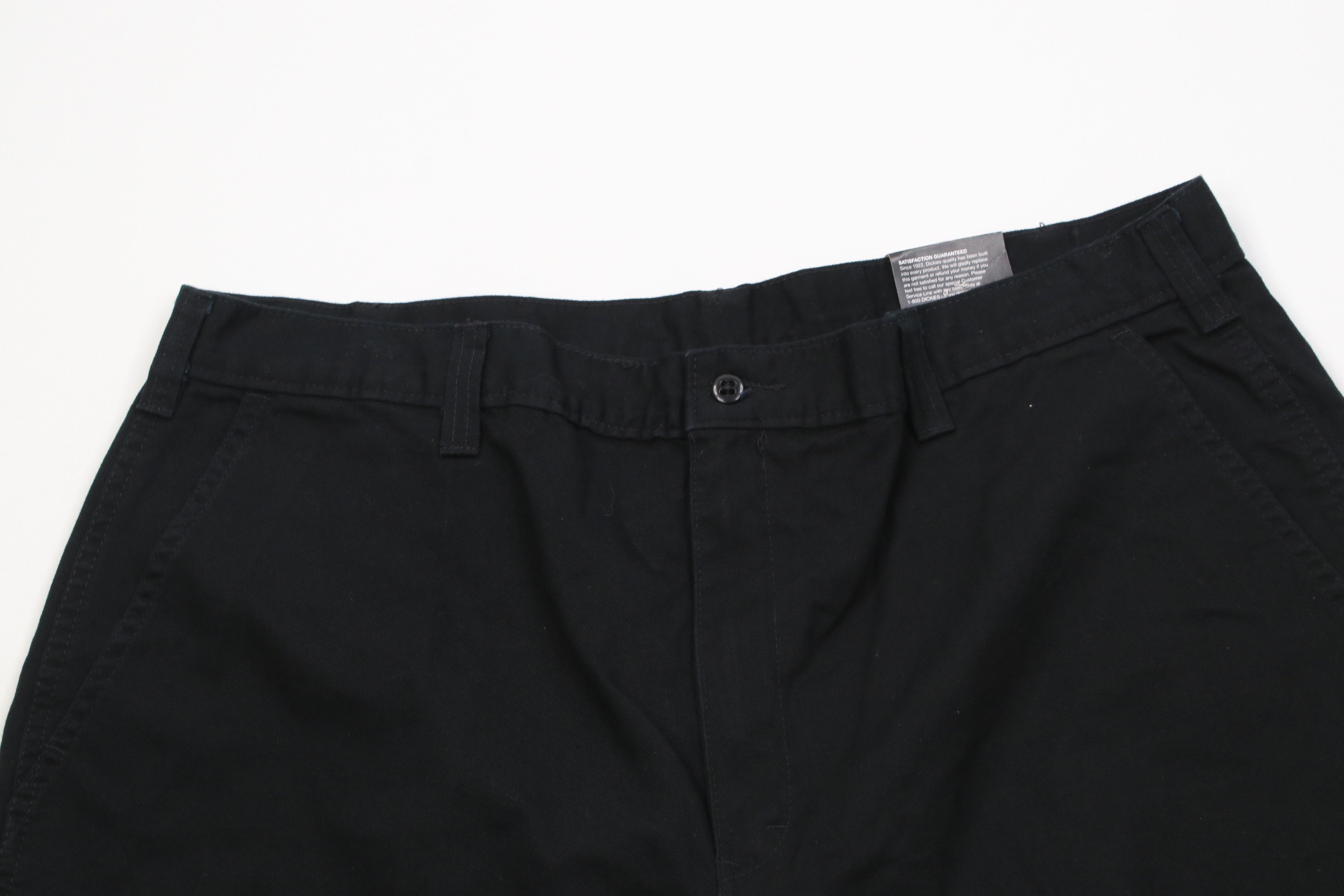 Dickies Deadstock Vintage Y2K Dickies Loose Fit Cargo Shorts Black Size US 38 / EU 54 - 2 Thumbnail