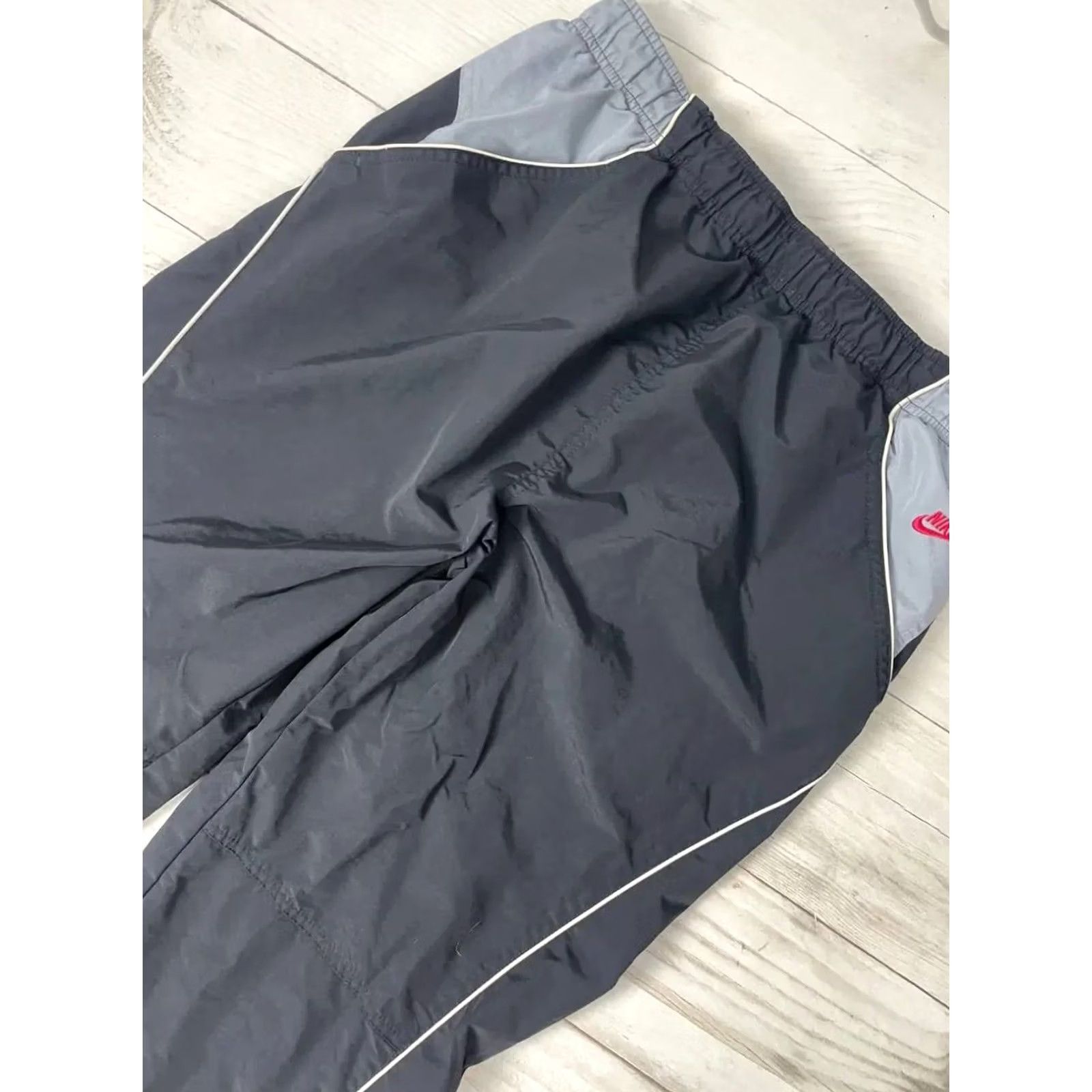 Nike VINTAGE Nike Air Pants Nike Pants Men L Black Nylon Striped Swoosh 00s Baggy 90s 00s Y2K Track Pants Waist 40cm 31.5in Knee 12.6in Men Size US 33 - 3 Thumbnail