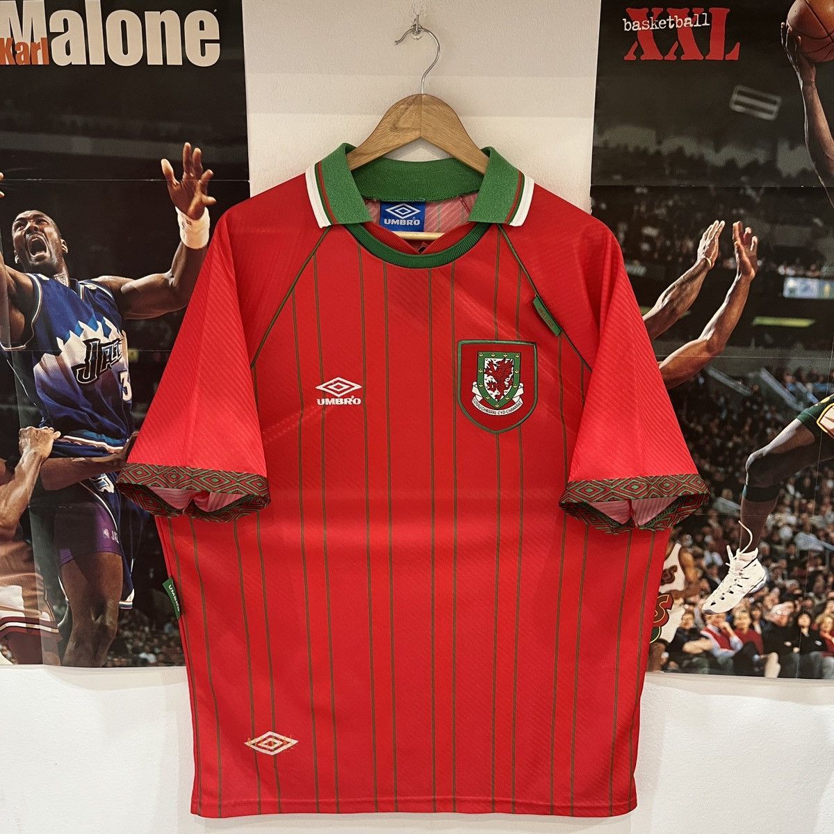 Umbro Vintage Wales 1994 Home Umbro Football Jersey Shirt Size US XL / EU 56 / 4 - 1 Thumbnail