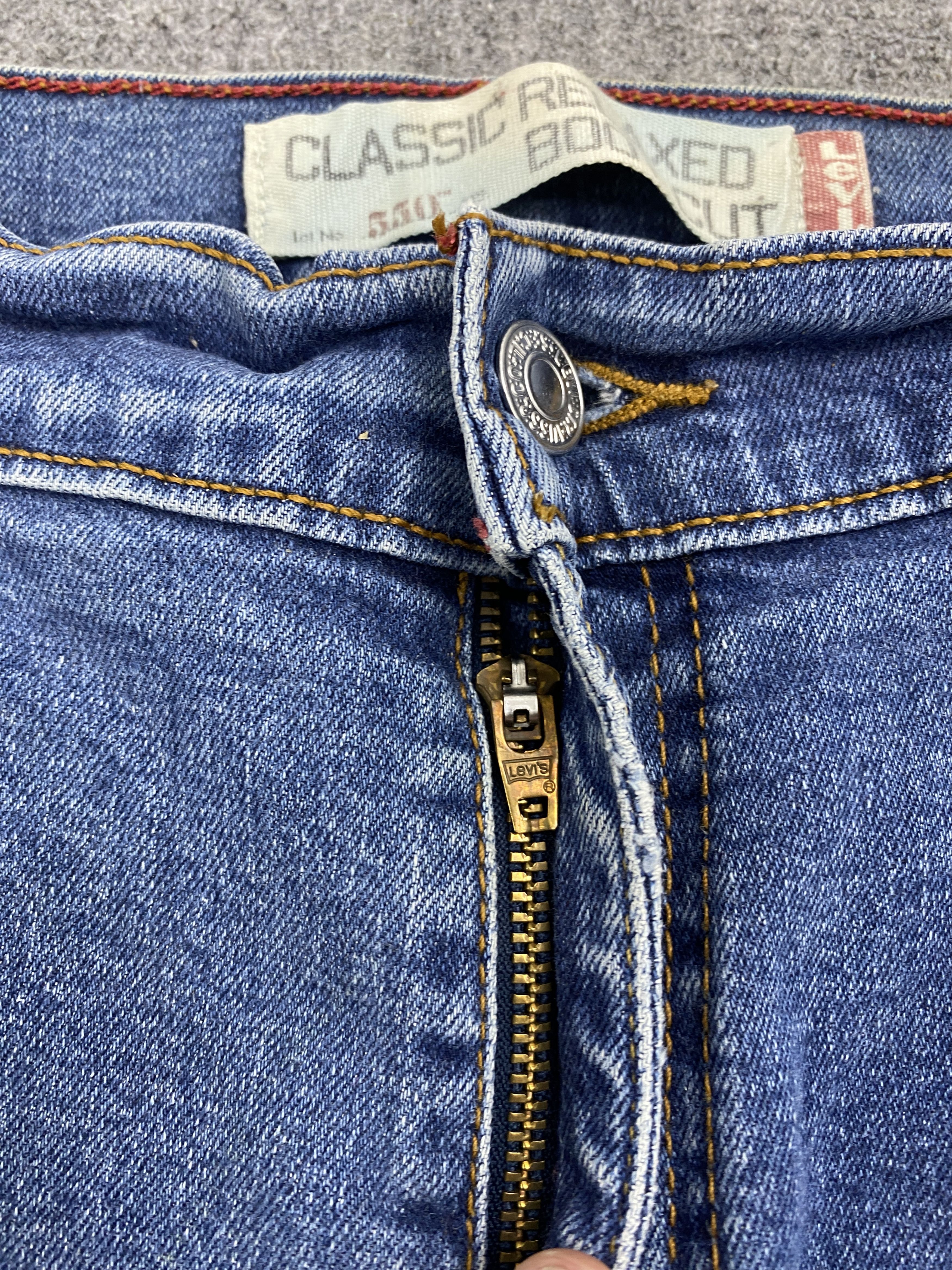 Levi's Vintage Levis 550 Flared Bootcut Faded Blue Jeans S0036 Size US 32 / EU 48 - 12 Thumbnail