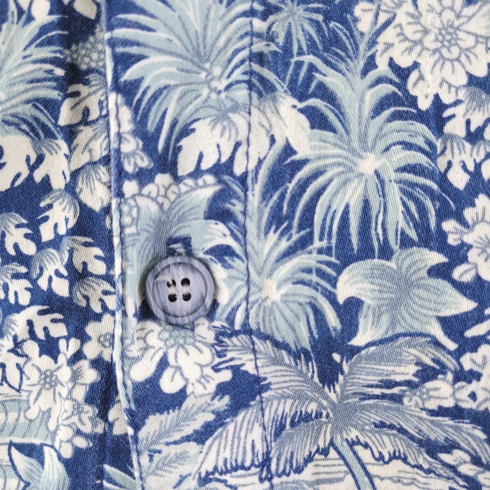 Quiksilver VINTAGE Quiksilver Shirt Mens L Blue Hawaiian Floral Short Sleeve Button-Up Size US L / EU 52-54 / 3 - 2 Thumbnail