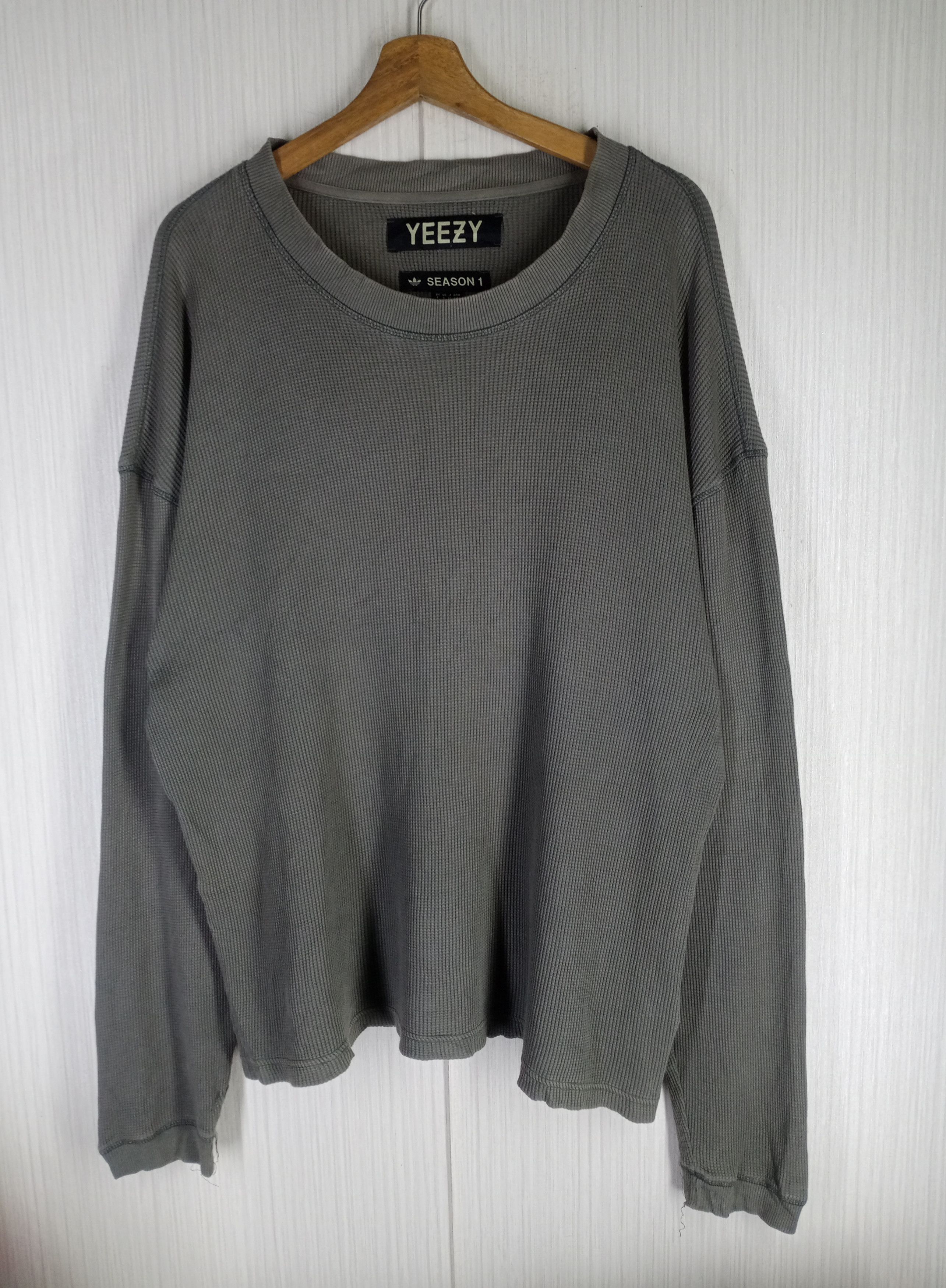 adidas gazelle silver green womens Gap X Yeezy 52 Logo 3/4 Tee – EXCLUSIVE DNA main image 1