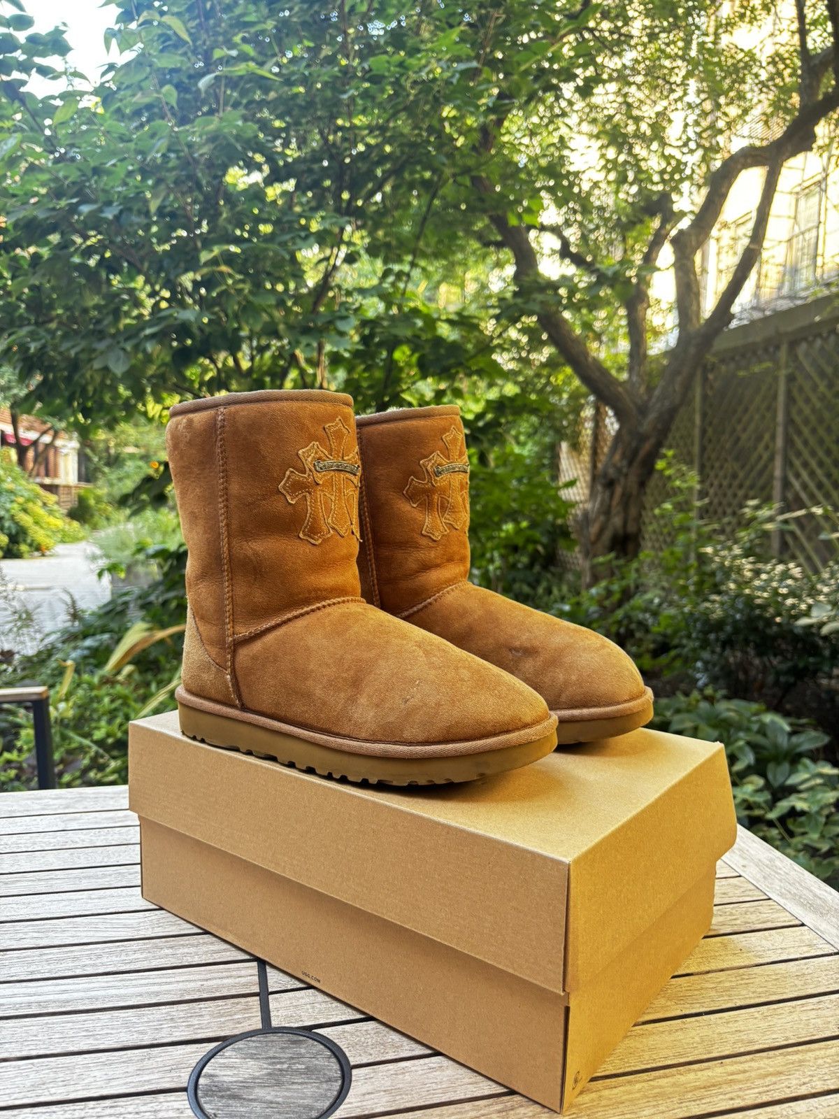 +CHROME HEARTS x UGG+ クロス ブーツ スクロール CROSS BOOTS Chrome Hearts x Uggs Suede Fur Lined .925 Silver Cross Boots