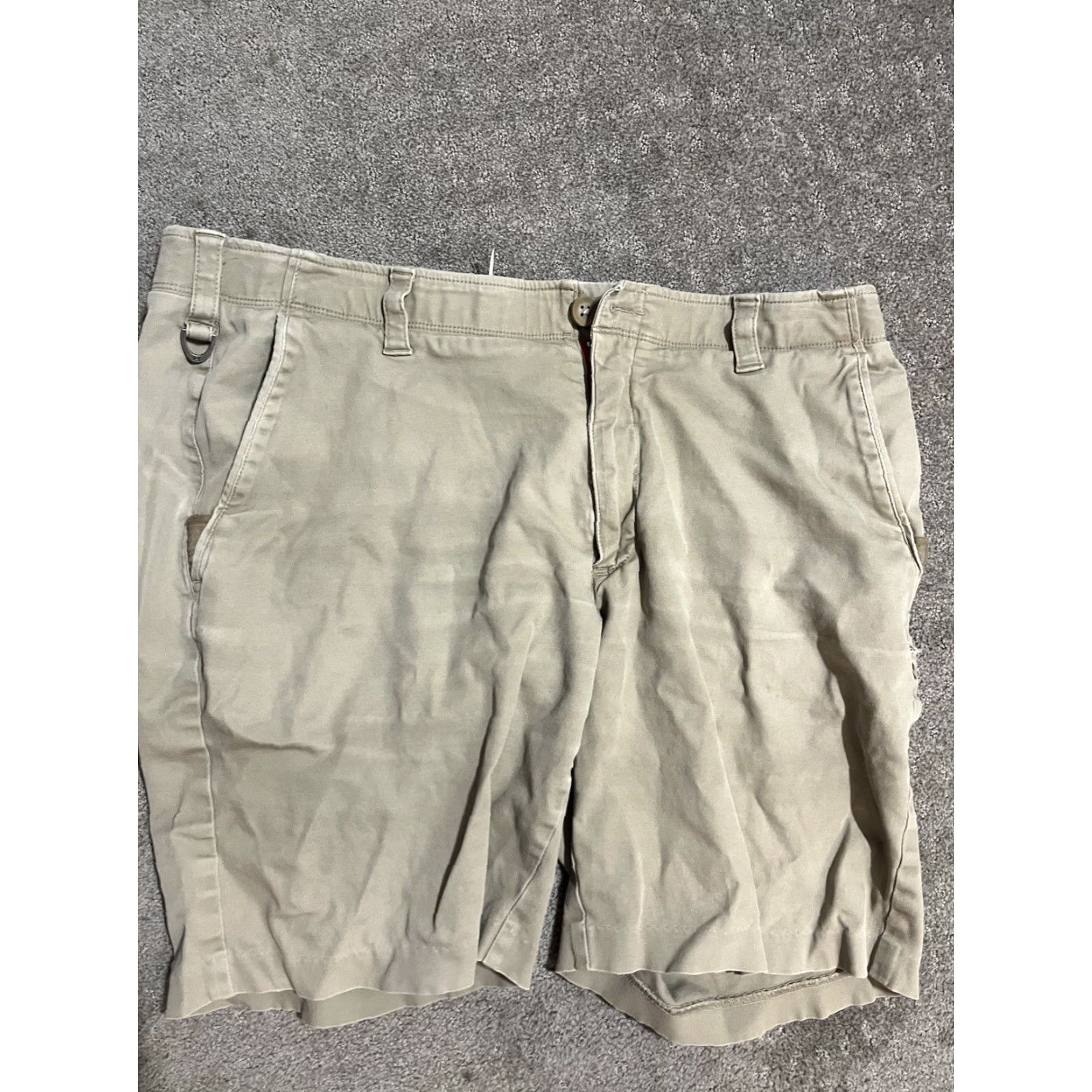Under Armour Under Armour Golf Shorts Mens 40 Beige Waist Casual Chino Flat Front Outdoor Golf Shirts Mens 40 Beige Size US 40 / EU 56 - 2 Thumbnail