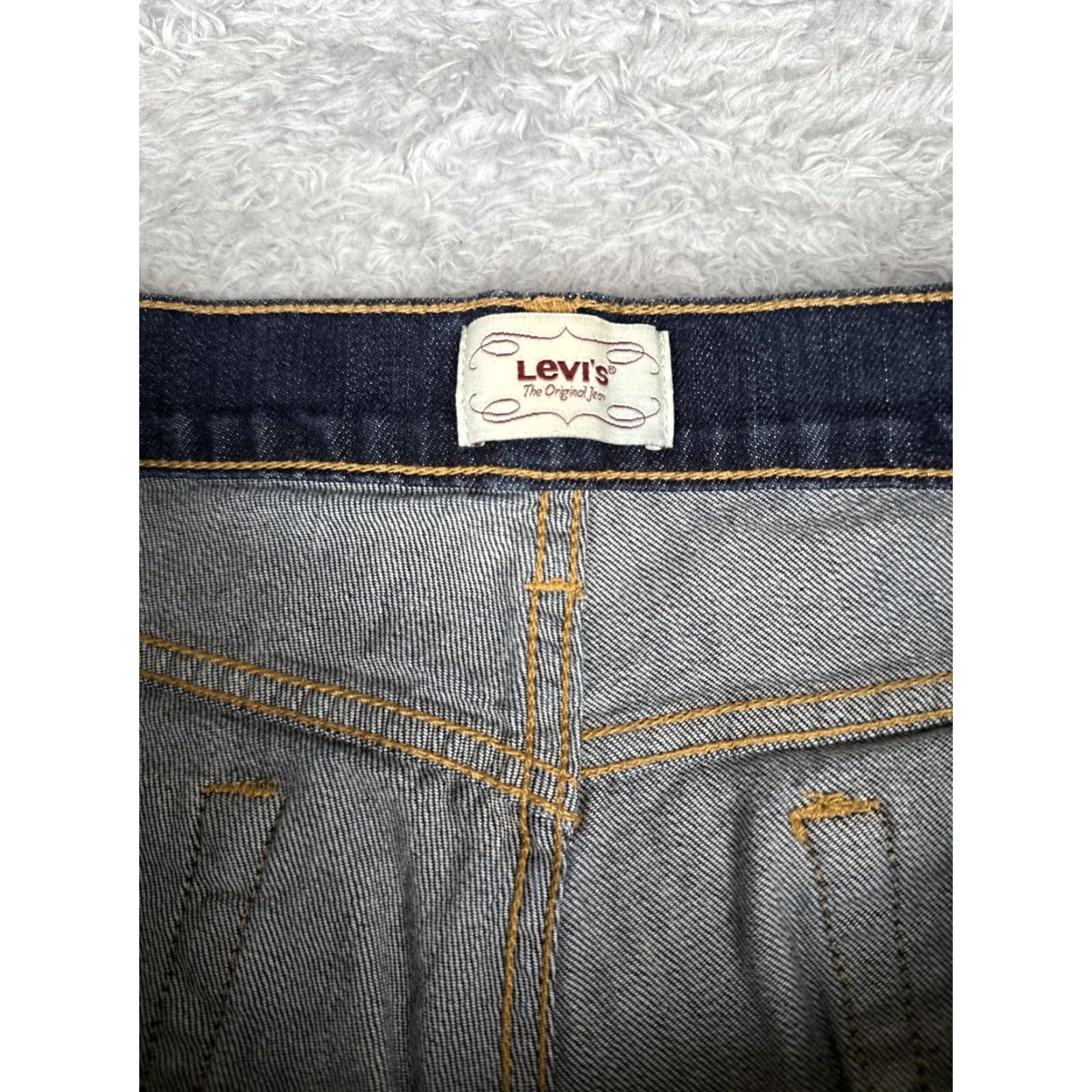 Levi's VINTAGE Levi's Jeans Womens 14 Blue Denim Bootcut Dark Wash Mid Rise 32x33 Size 36" / US 14 / IT 50 - 6 Thumbnail