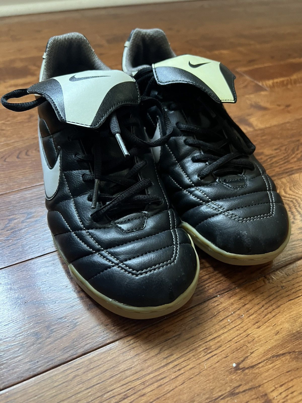 Nike OG 2007 Nike GURI R10 IC PRO Tiempo Legend II Leather Size US 7.5 / EU 40-41 - 1 Thumbnail