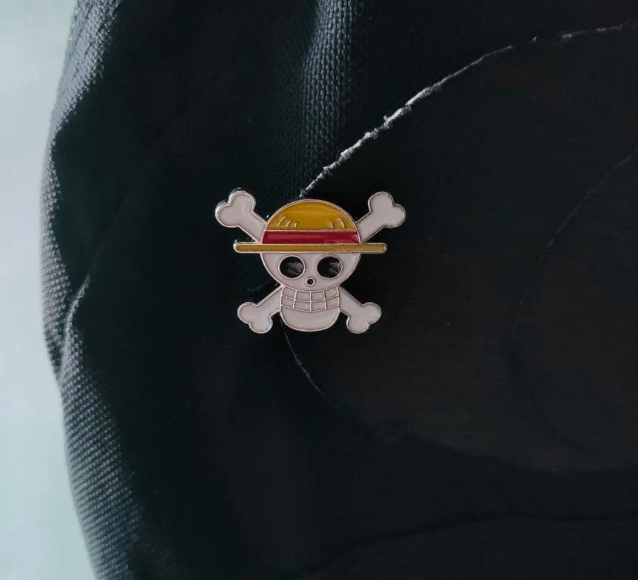 Vintage Skull X bone enamel pin Size ONE SIZE - 8 Thumbnail