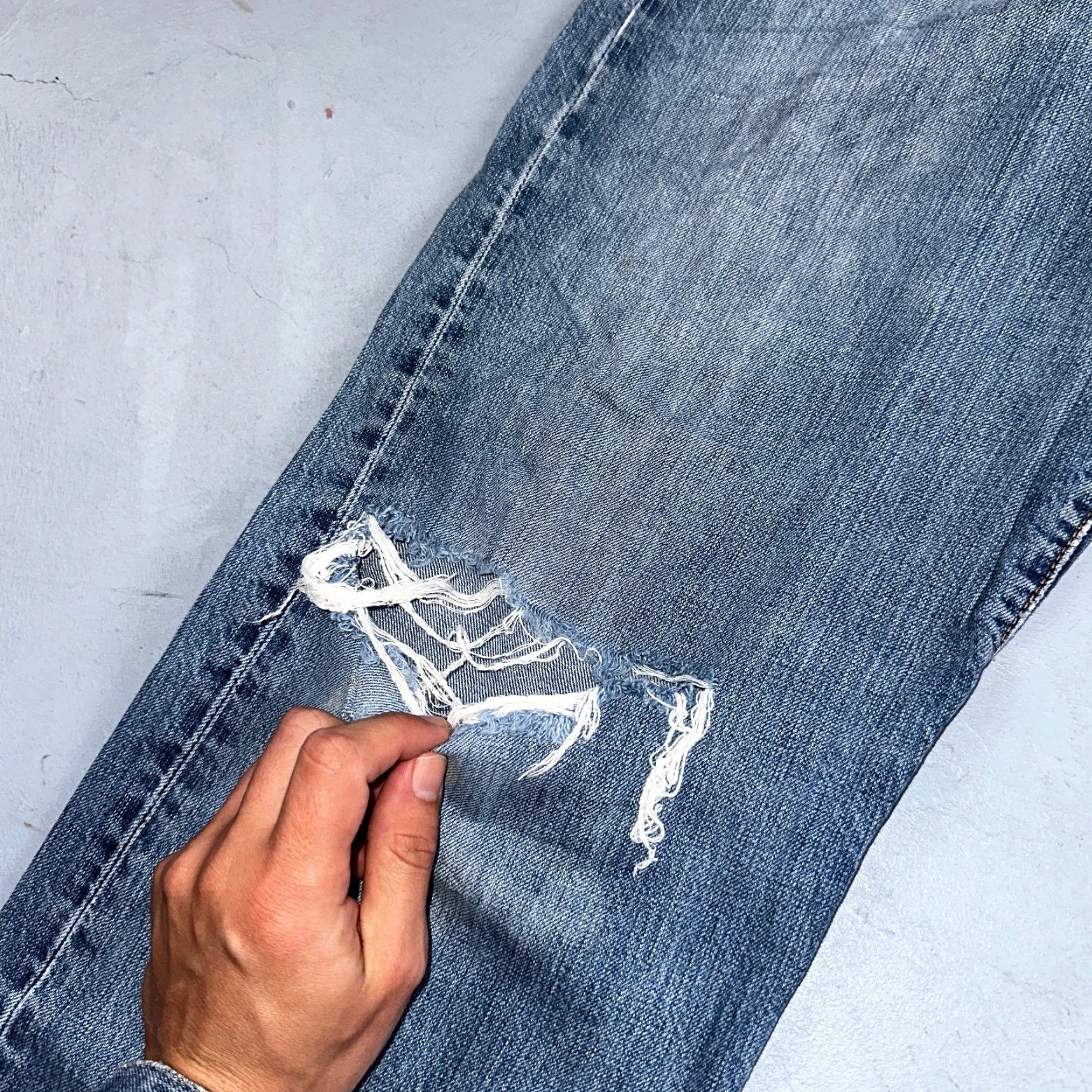 Levi's VINTAGE Levi's 501 Jeans Straight Denim Blue Light Wash 36x32 90s XX Regular Mens Size US 36 / EU 52 - 6 Thumbnail