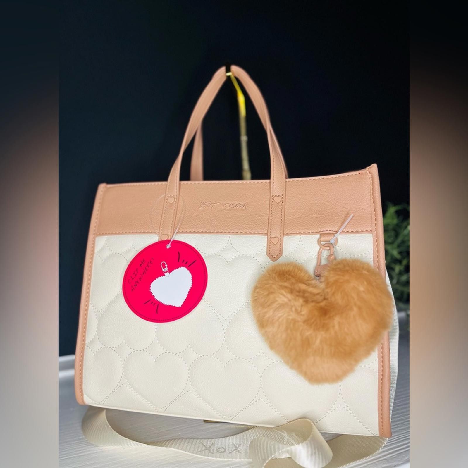 Designer Betsey Johnson Quilted Tan And Cream Tote Bag With Strap Size ONE SIZE - 3 Thumbnail